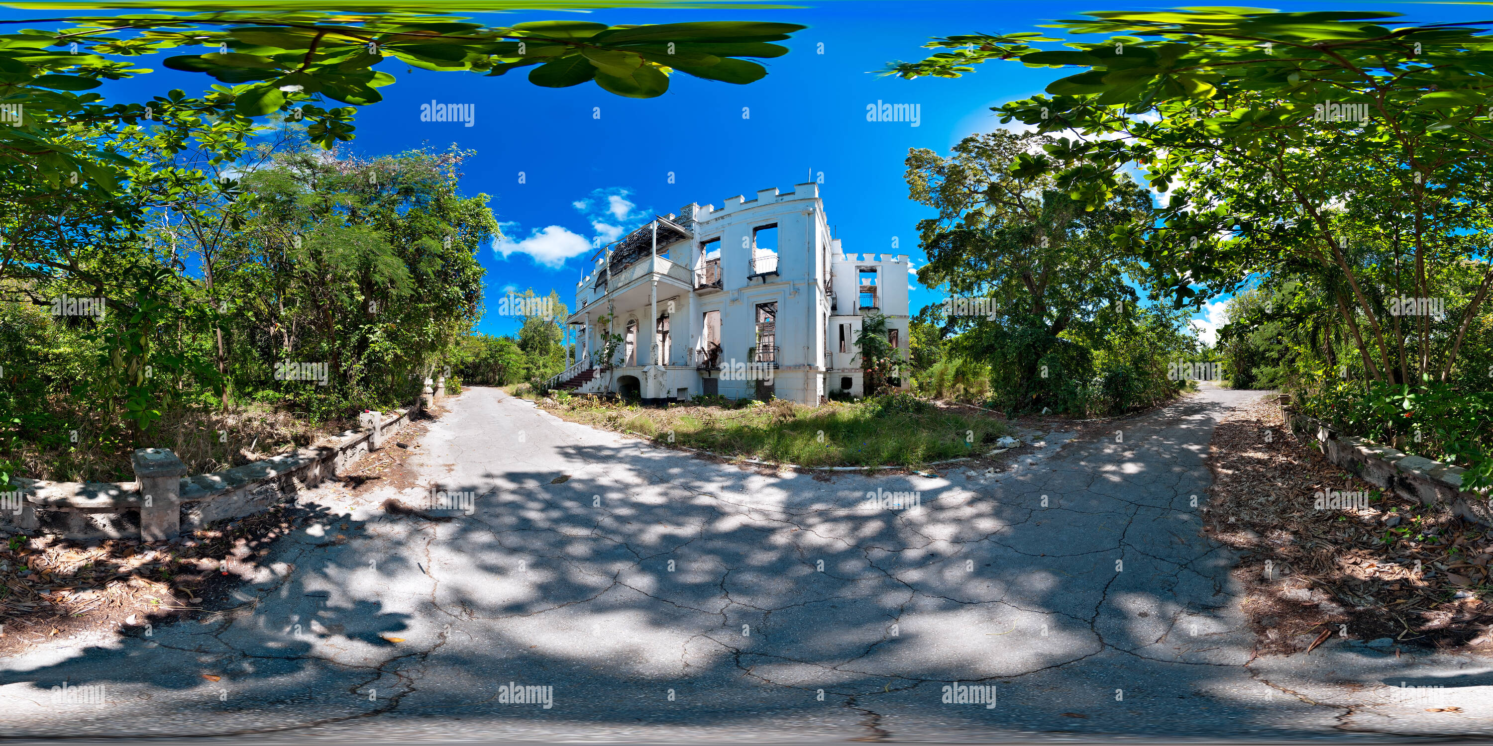 360 degree panoramic view of Sam Lords Castle - front exterior