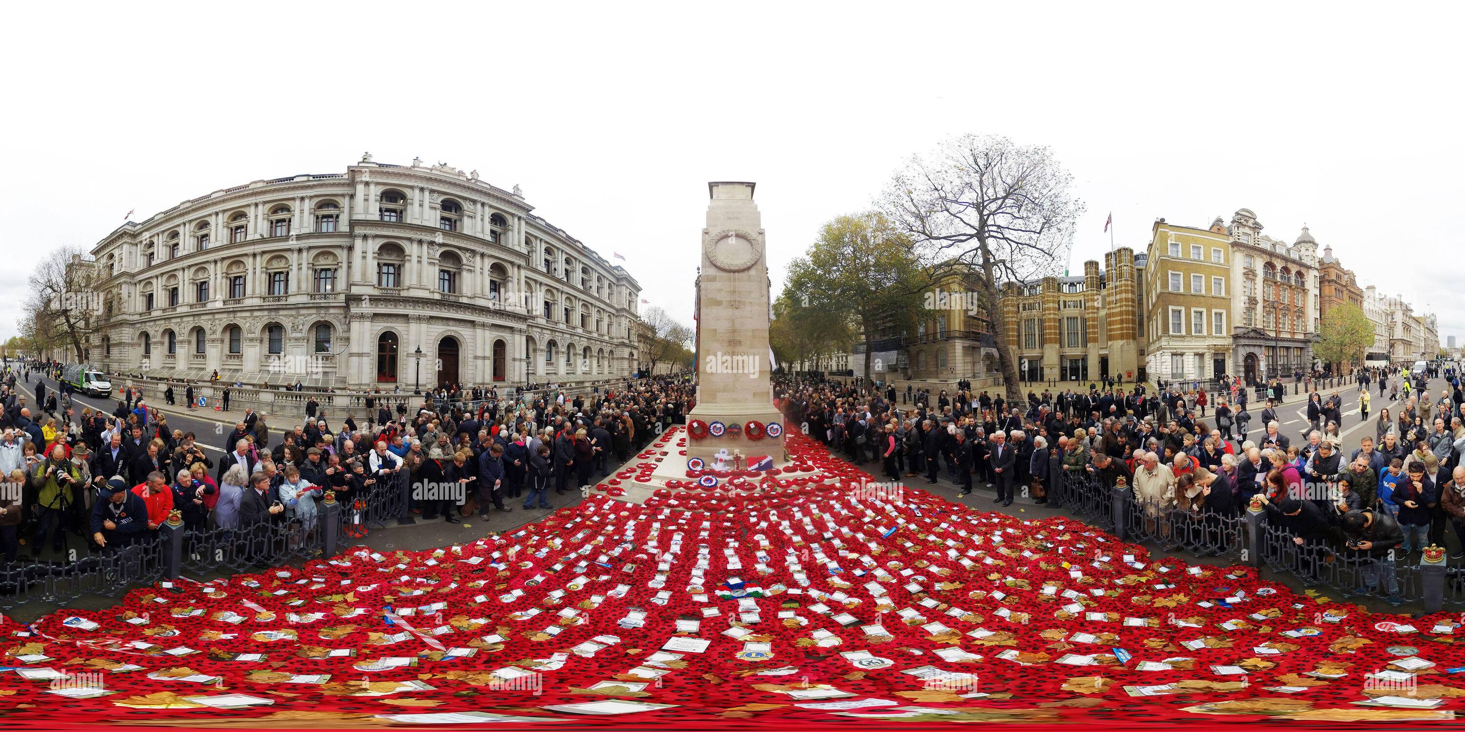 360 degree panoramic view of People gather around the Cenotaph in London shortly after 11am on Armistice Day. Copyright Picture : © MARK PAIN / ALAMY