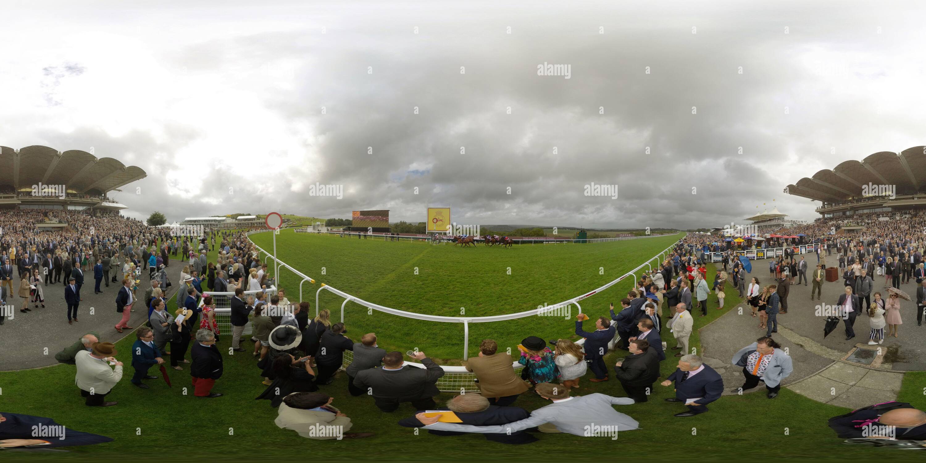 360 degree panoramic view of Nassau Stakes at the Qatar Glorious Goodwood meeting in West Sussex.  Copyright Photo © Mark Pain / ALAMY