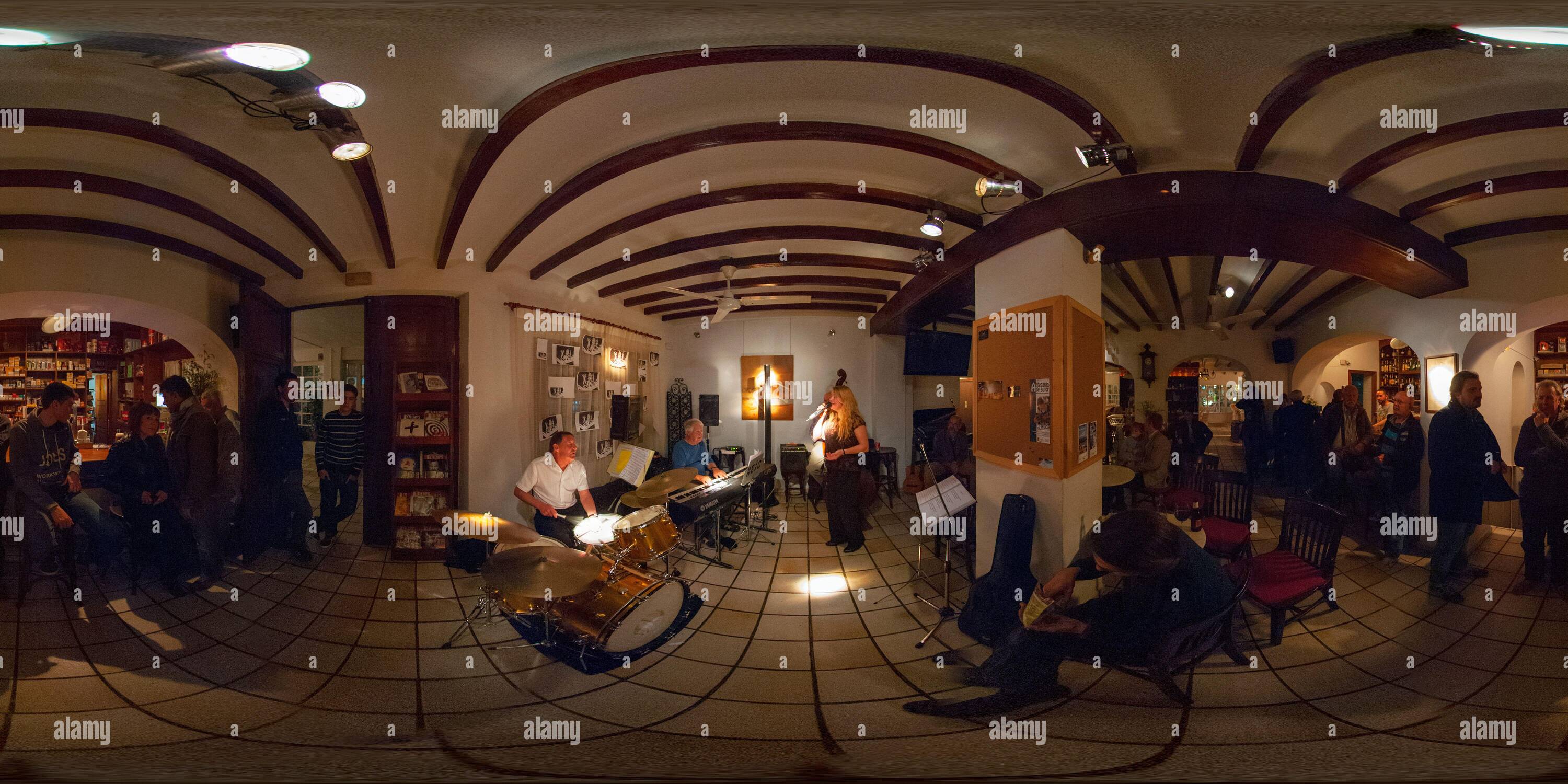 360° view of live music in Bar Restaurant Ca Toni in Altea La Vella