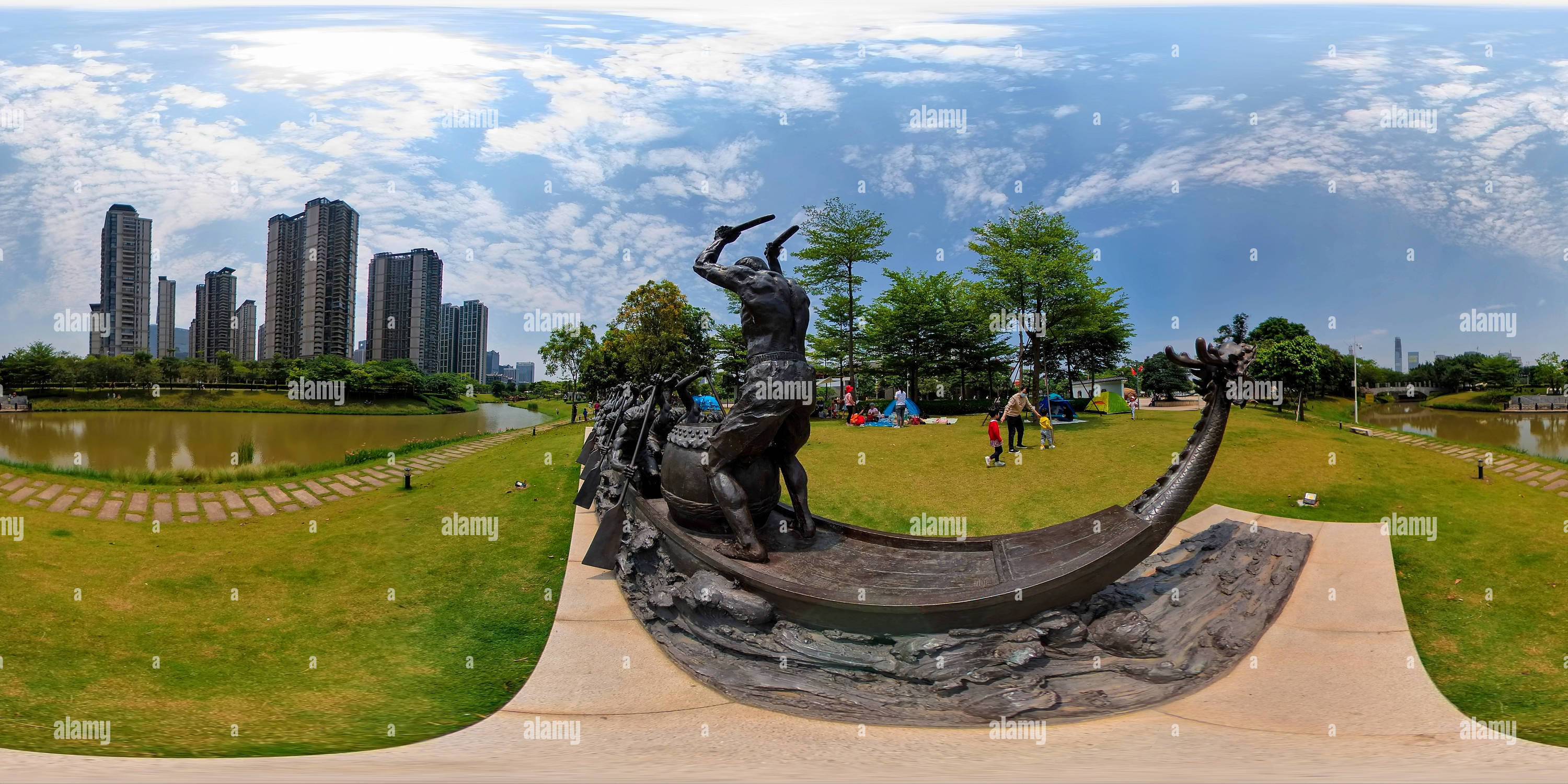 360-view-of-dragon-boat-racing-alamy