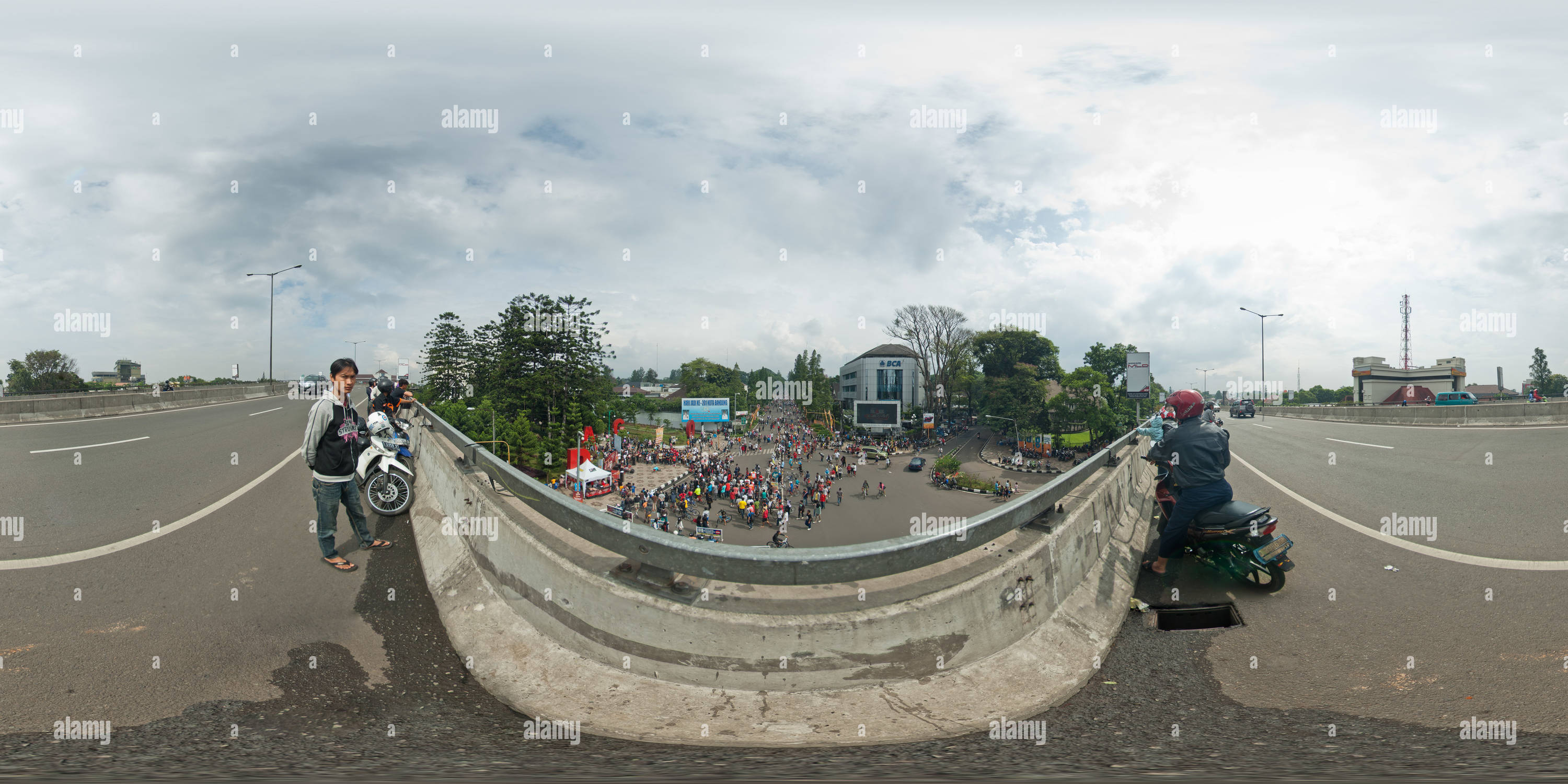 360° view of Dago Car Free Day from Pasupati Flyover Alamy 360° view of Dago Car Free Day from Pasupati Flyover Alamy