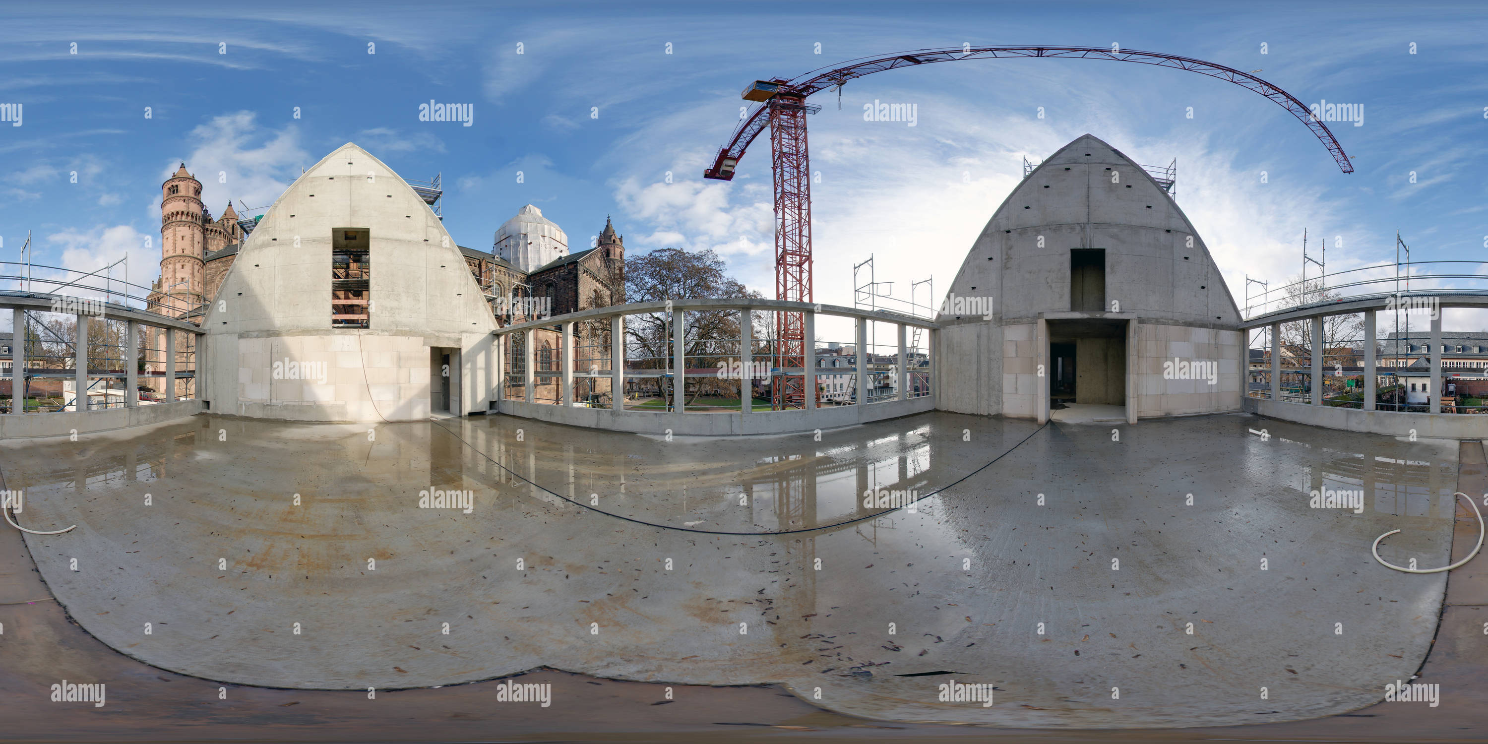 360 degree panoramic view of Cathedral St Peter, Bare Brickwork Haus Am Dom (IV), Worms, 2017-01