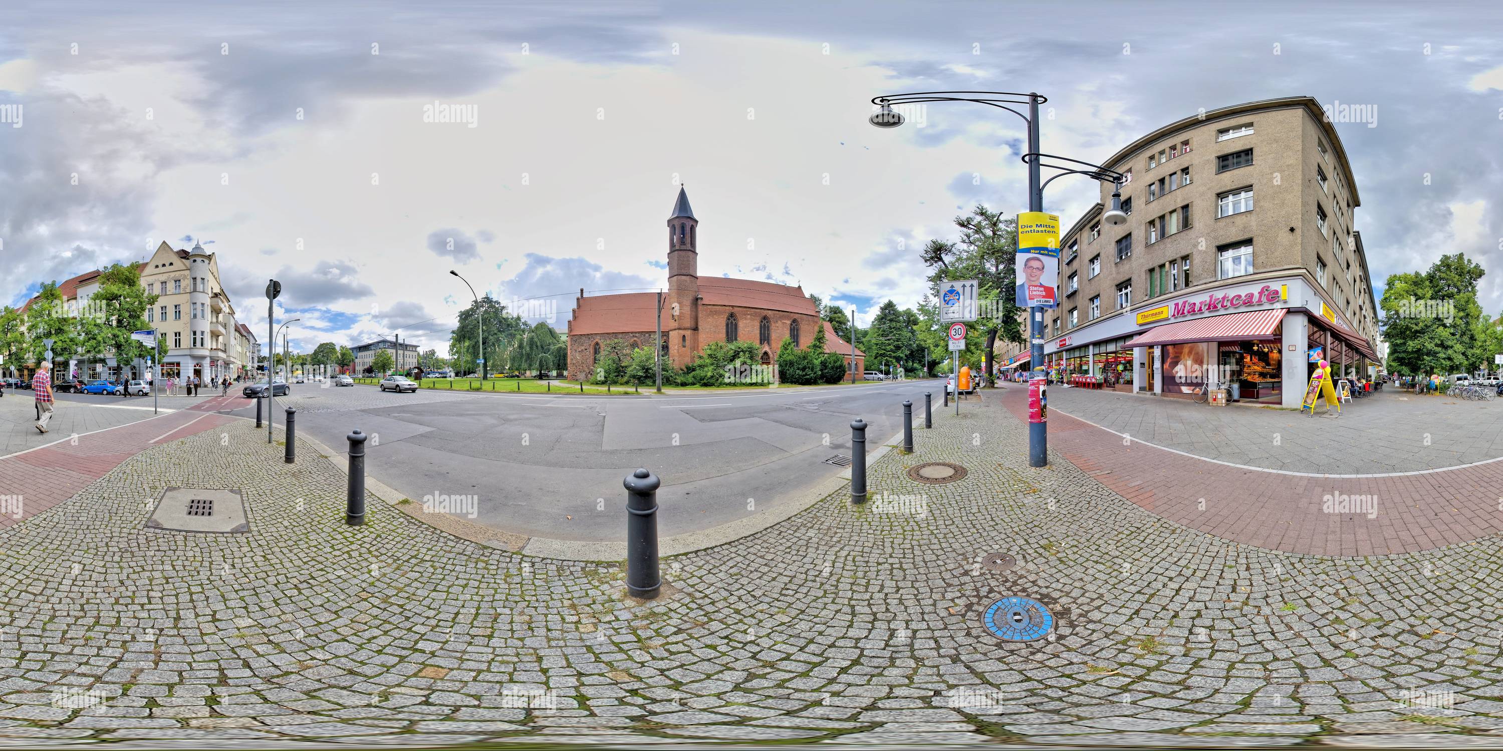 360 degree panoramic view of Pankow Kirche 2