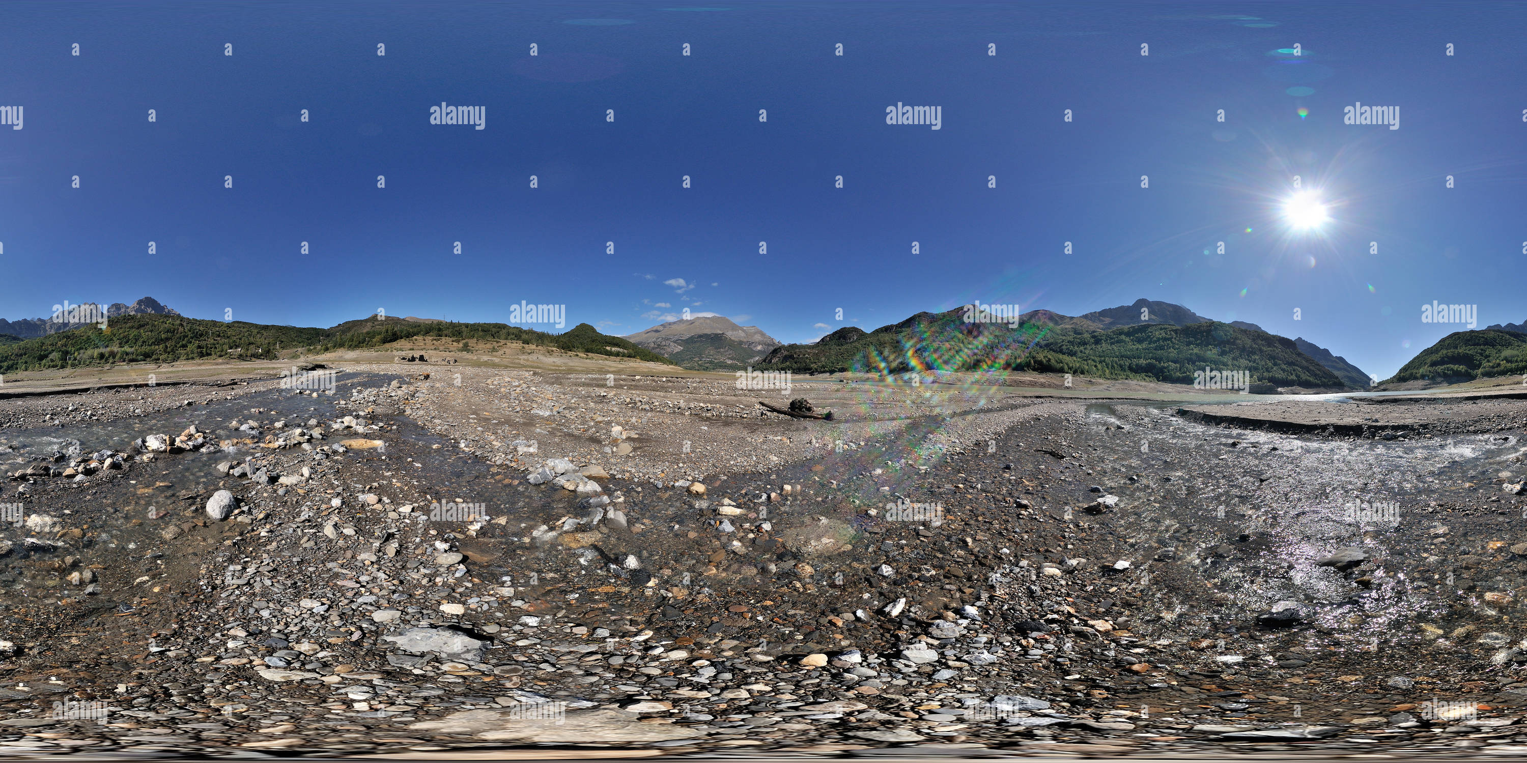 360 degree panoramic view of En medio del Pantano de Búbal
