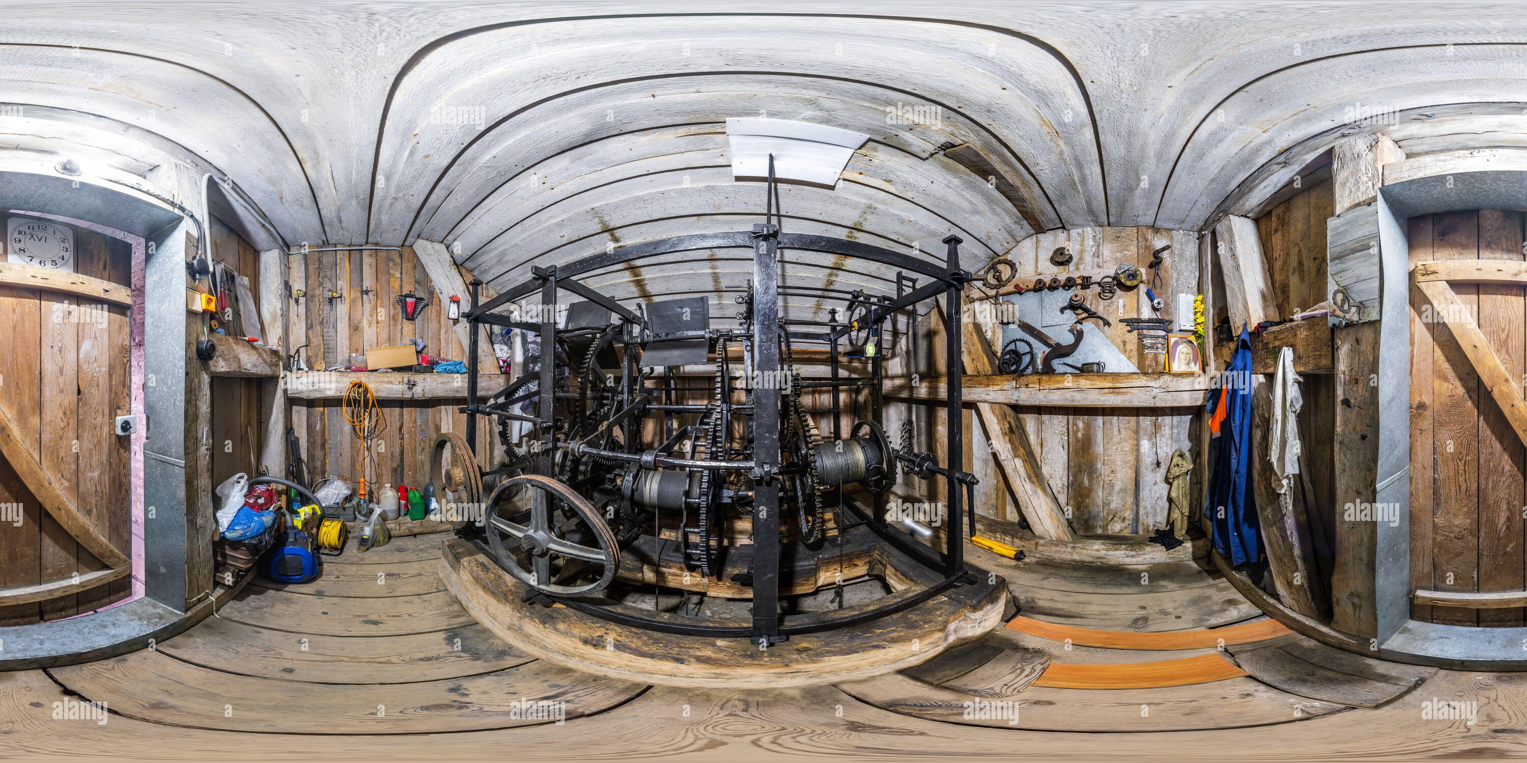 360° view of 360 hdri panorama inside huge ancient clock mechanism in  church. full seamless spherical panorama in equirectangular projection, AR  VR virtual reality - Alamy