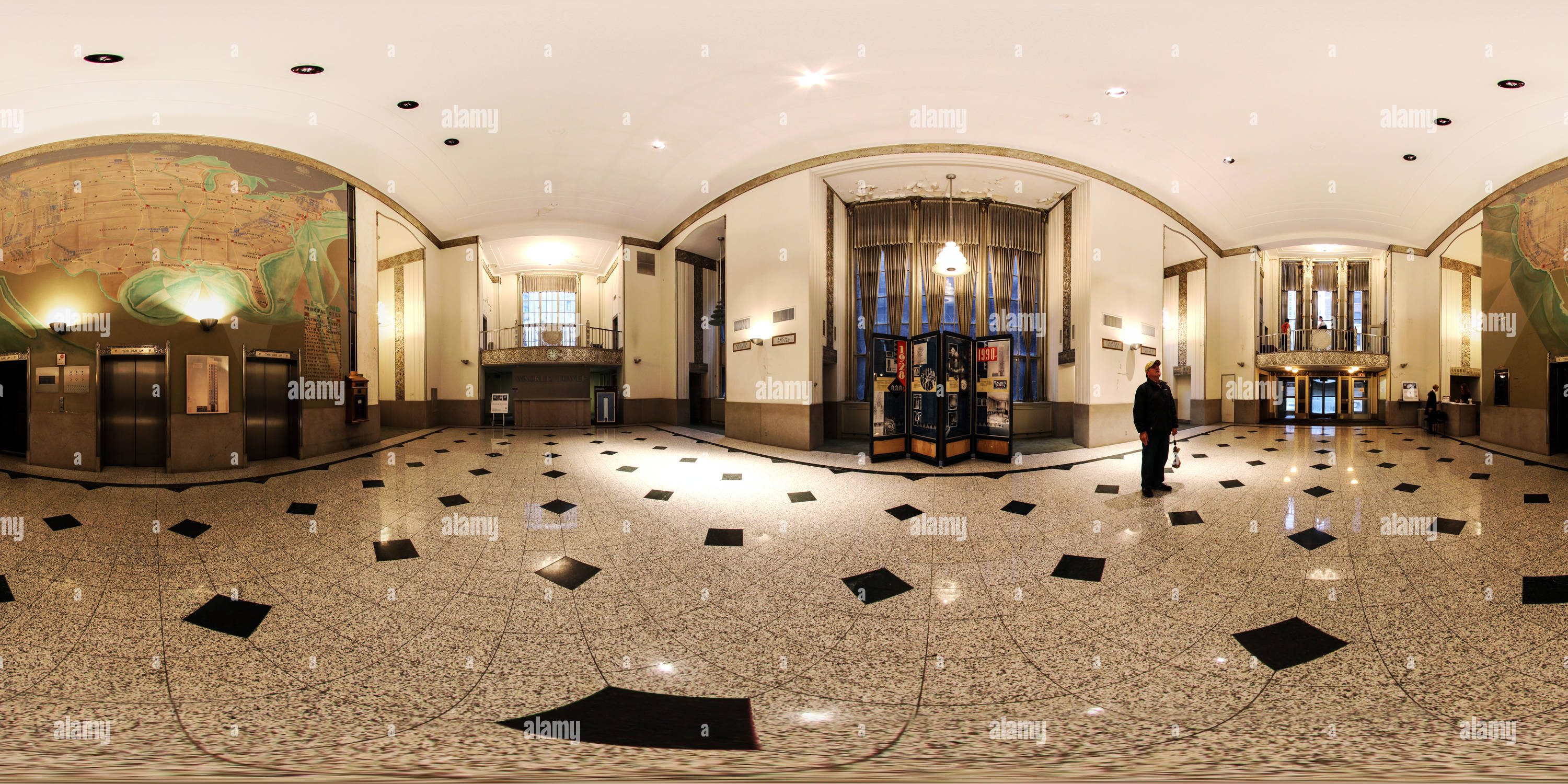 360° view of Chicago Motor Club Building, lobby Alamy