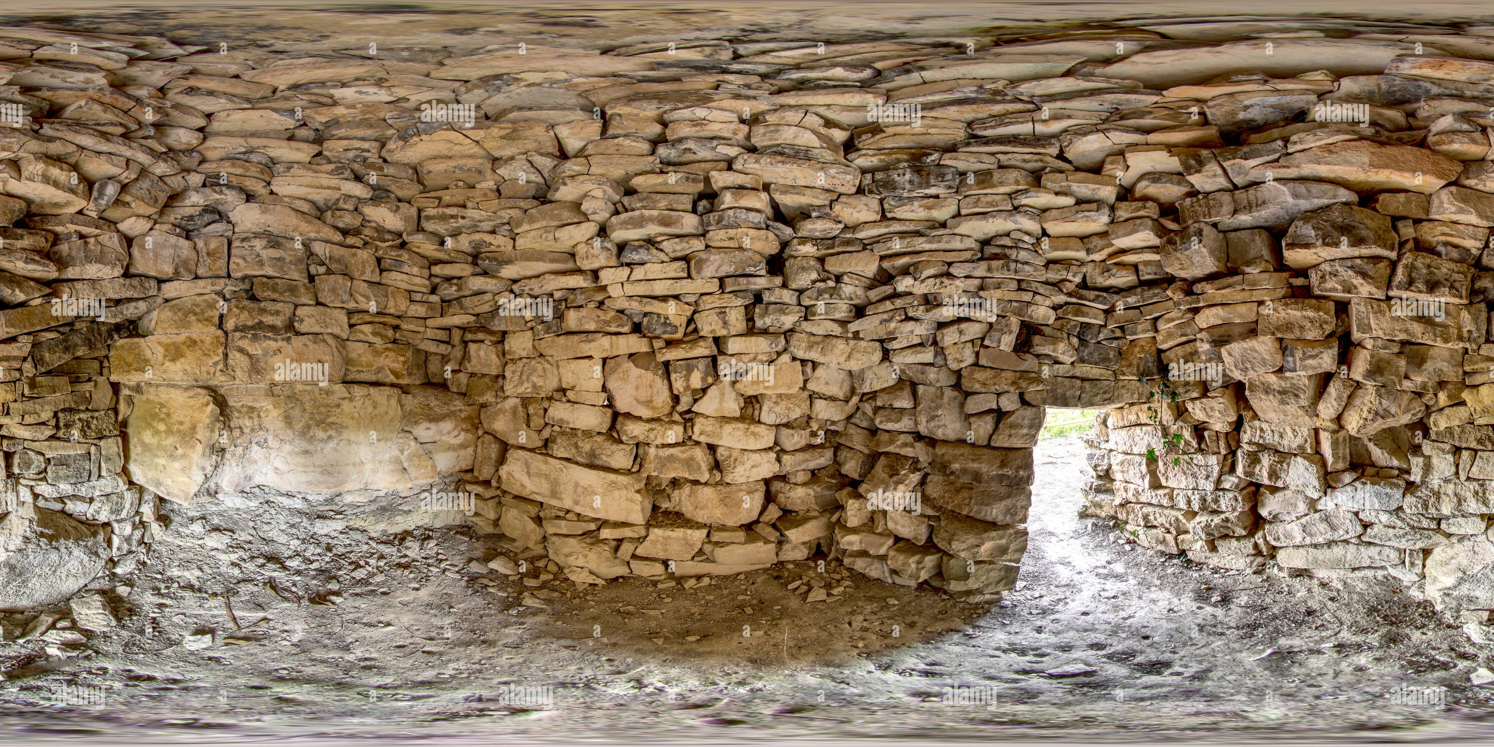 360° view of inside command post of Lieutenant Colonel Manuel Tagüeña
