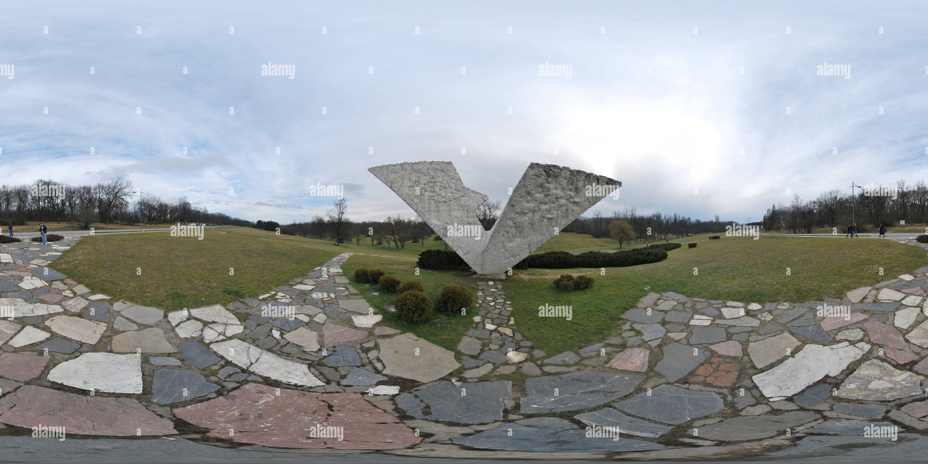 360° View Of "Broken Wing" Monument In Šumarice Memorial Park - Alamy