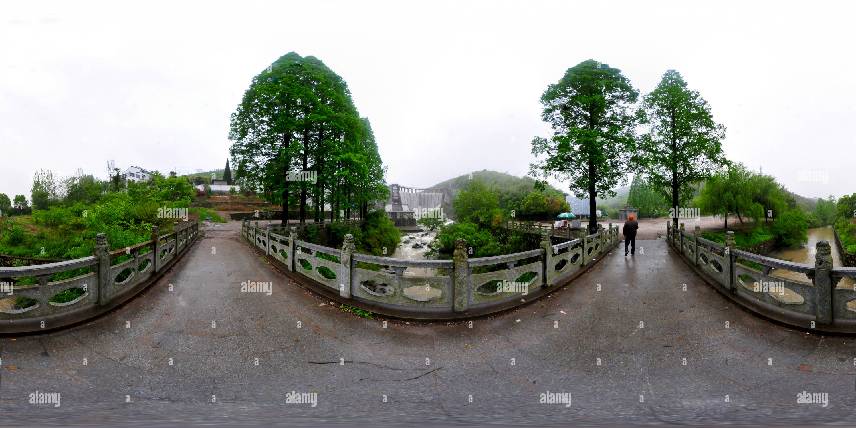 360° view of China Liyang City Pingqiao Stone Dam(200) 桃花水瀑布 - Alamy