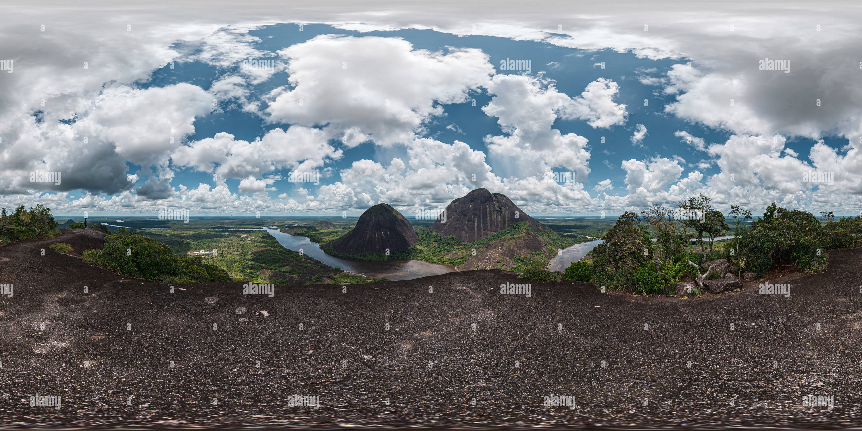 360 degree panoramic view of Cerros de Mavecure, Guainía, Colombia