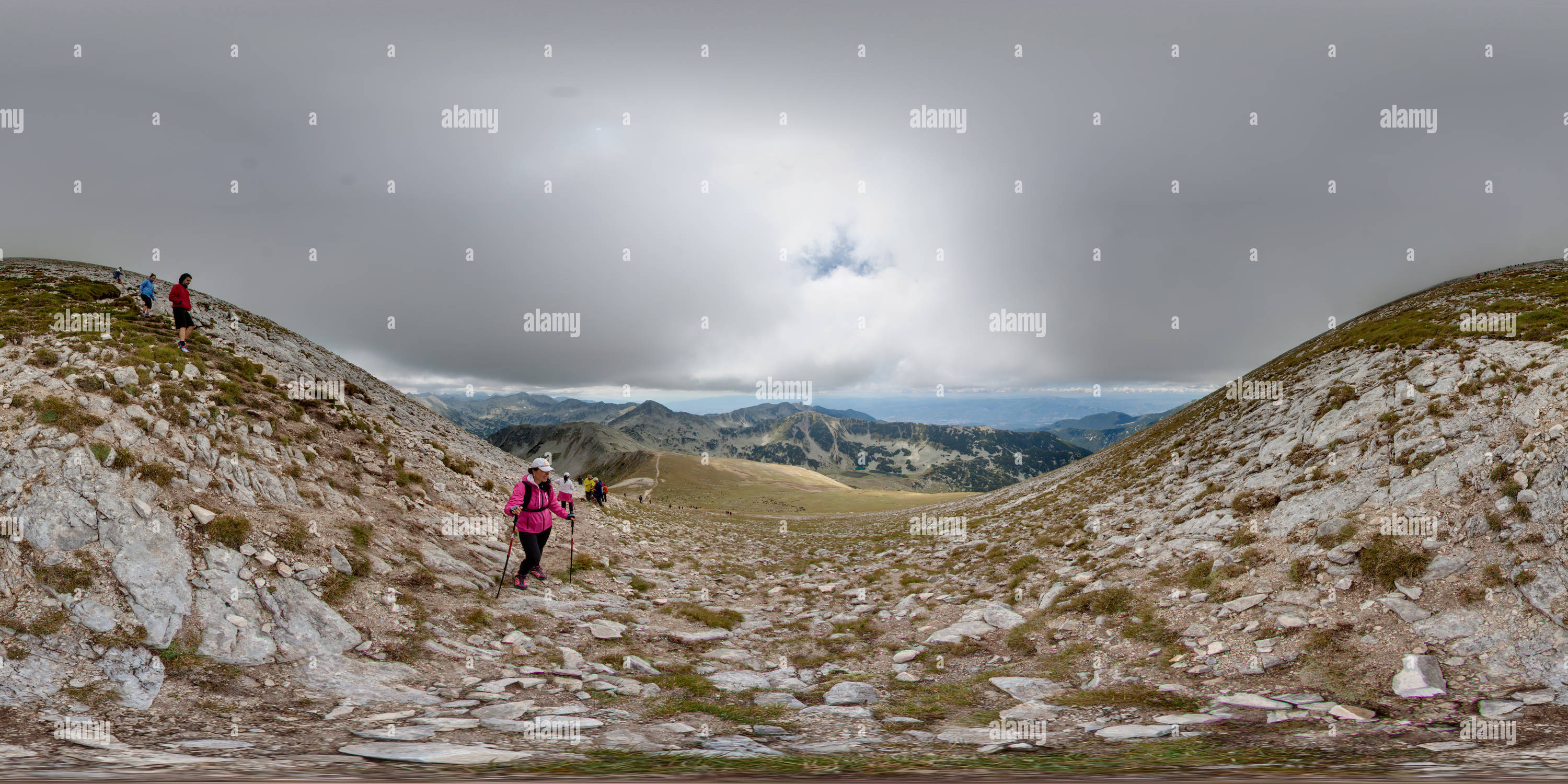 360° view of Pirin National Park - Climb to the Vihren 2914 m, the ...