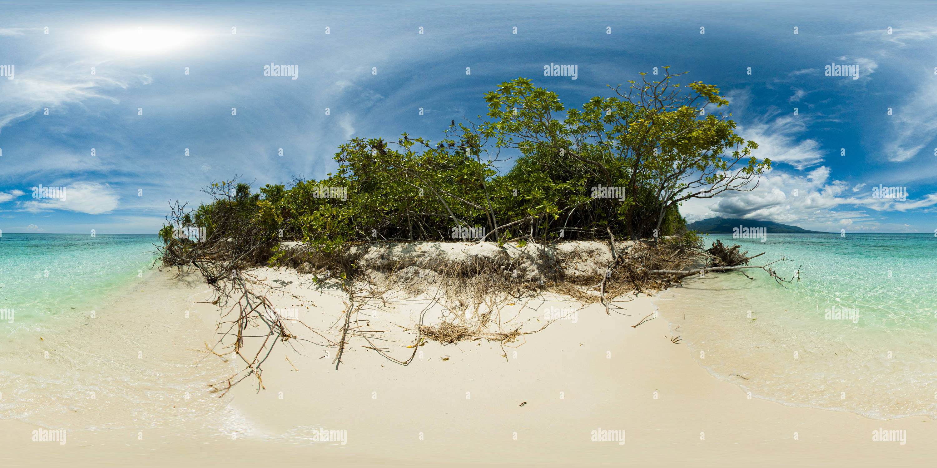 360° view of Mantigue Island in Camiguin, Philippines - Alamy