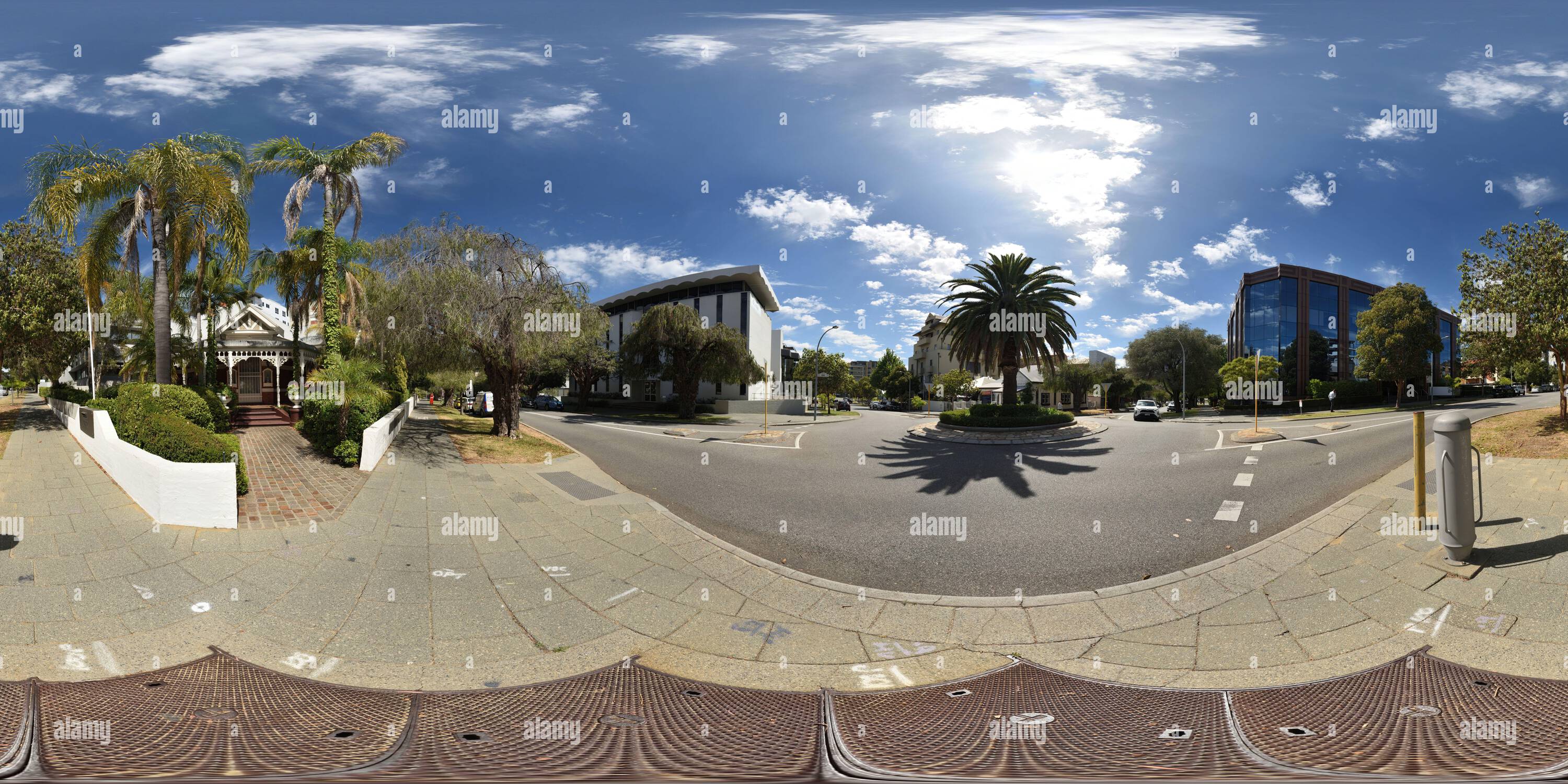 360° view of Post Mid Century Modern, Minimalism and Federation