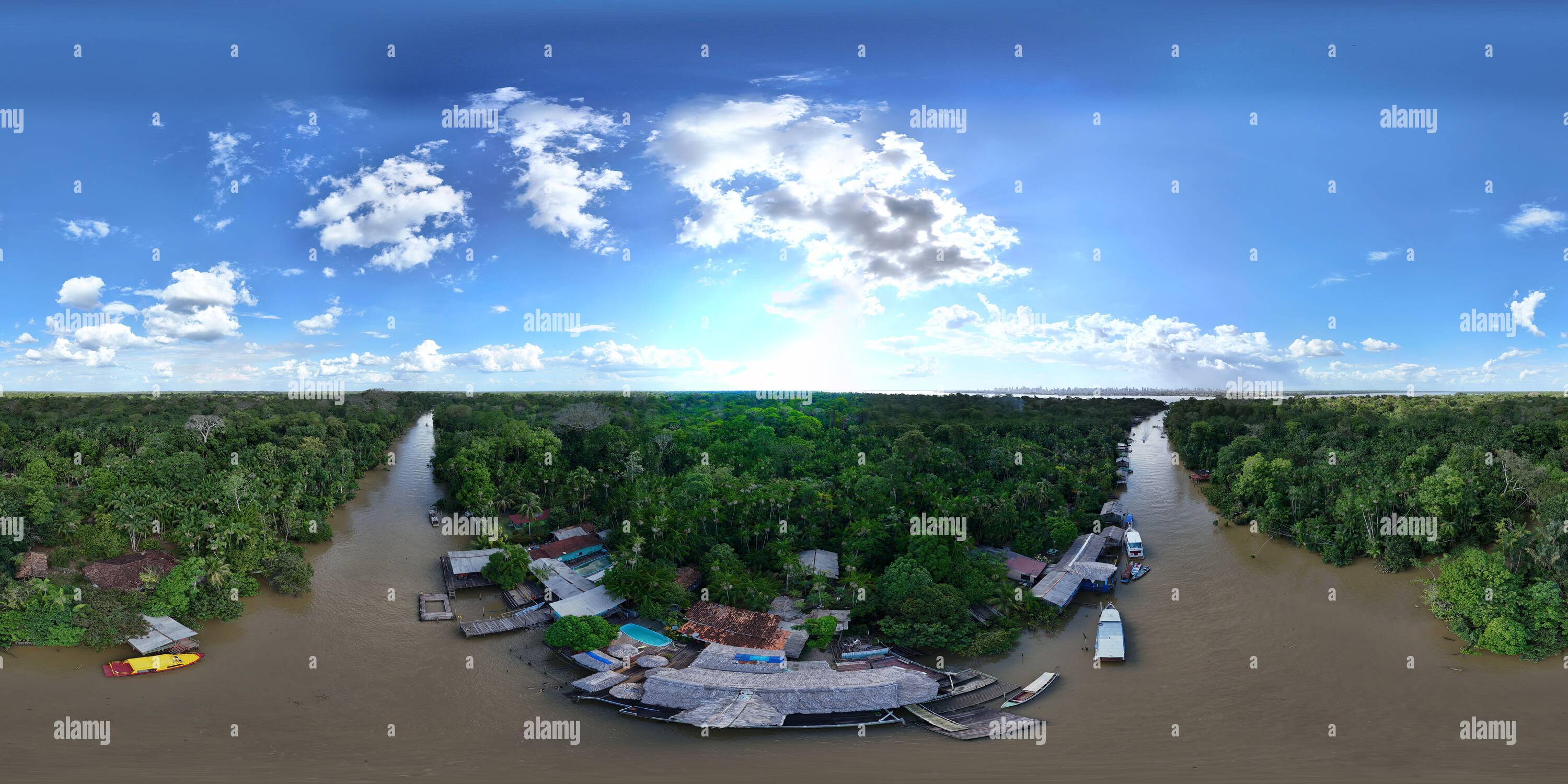 Amazon river 360 hi-res stock photography and images - Alamy