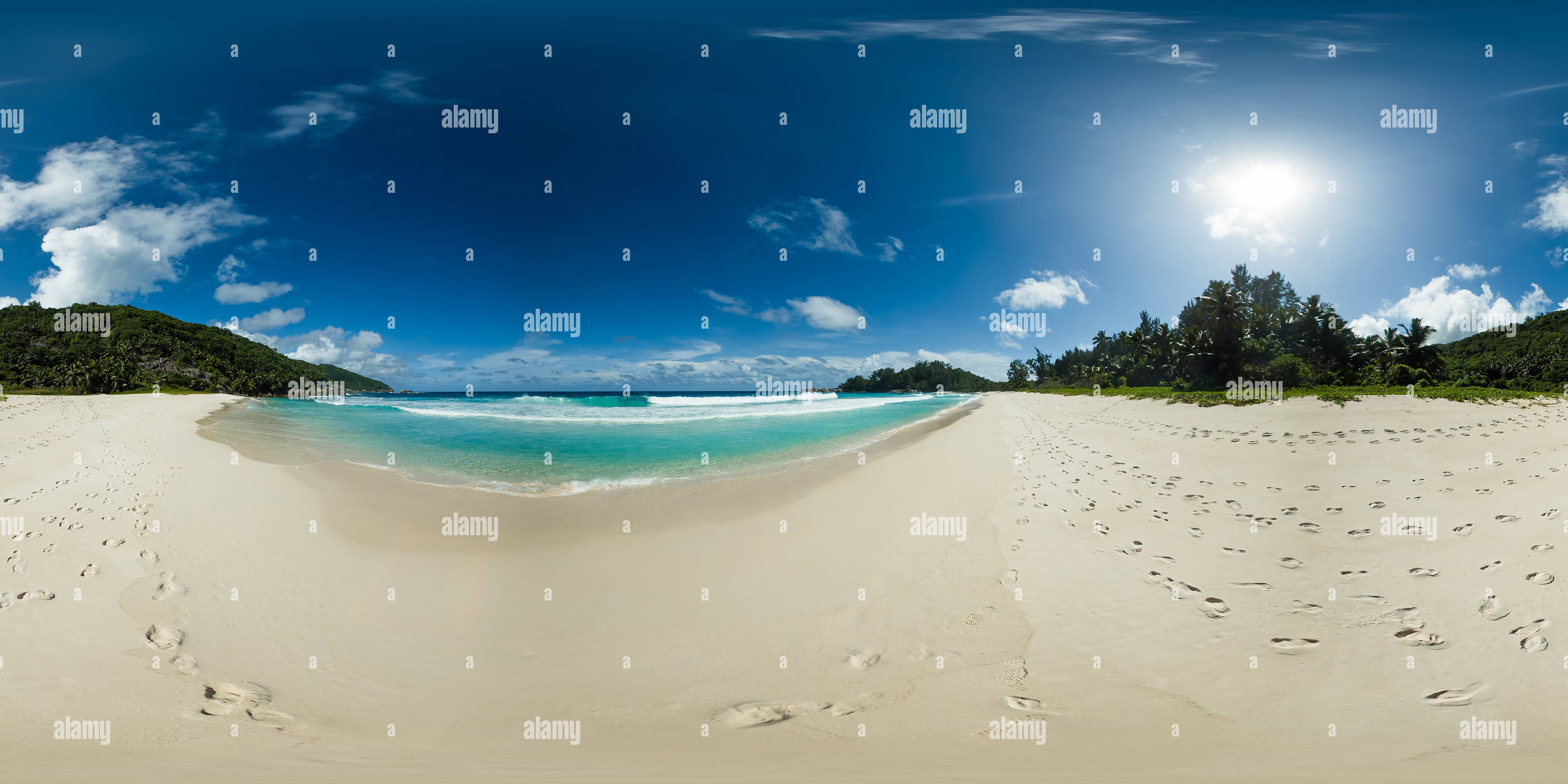 Sandy beach turquoise ocean waves hi-res stock photography and images ...