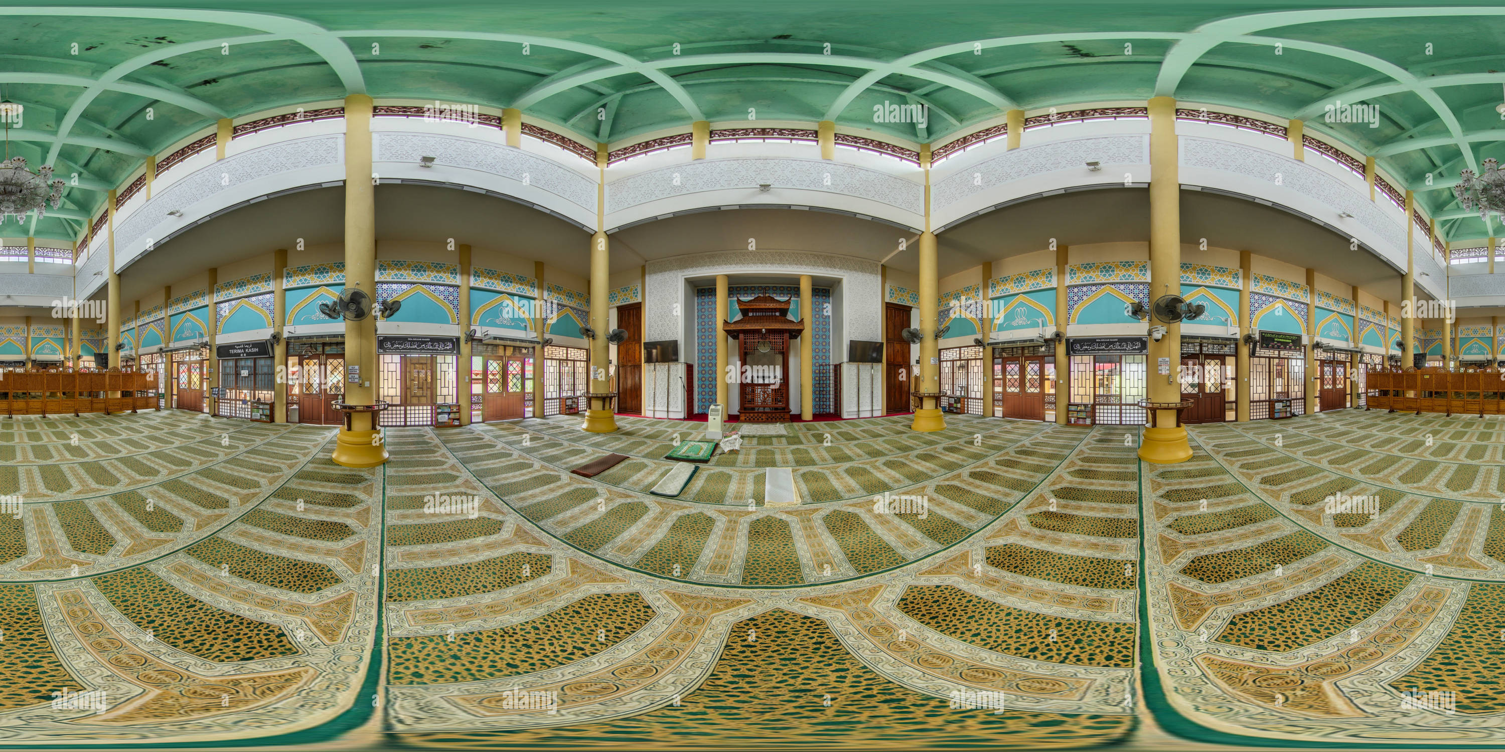 360° view of Sultan Ismail Petra Silver Jubilee Mosque - Alamy