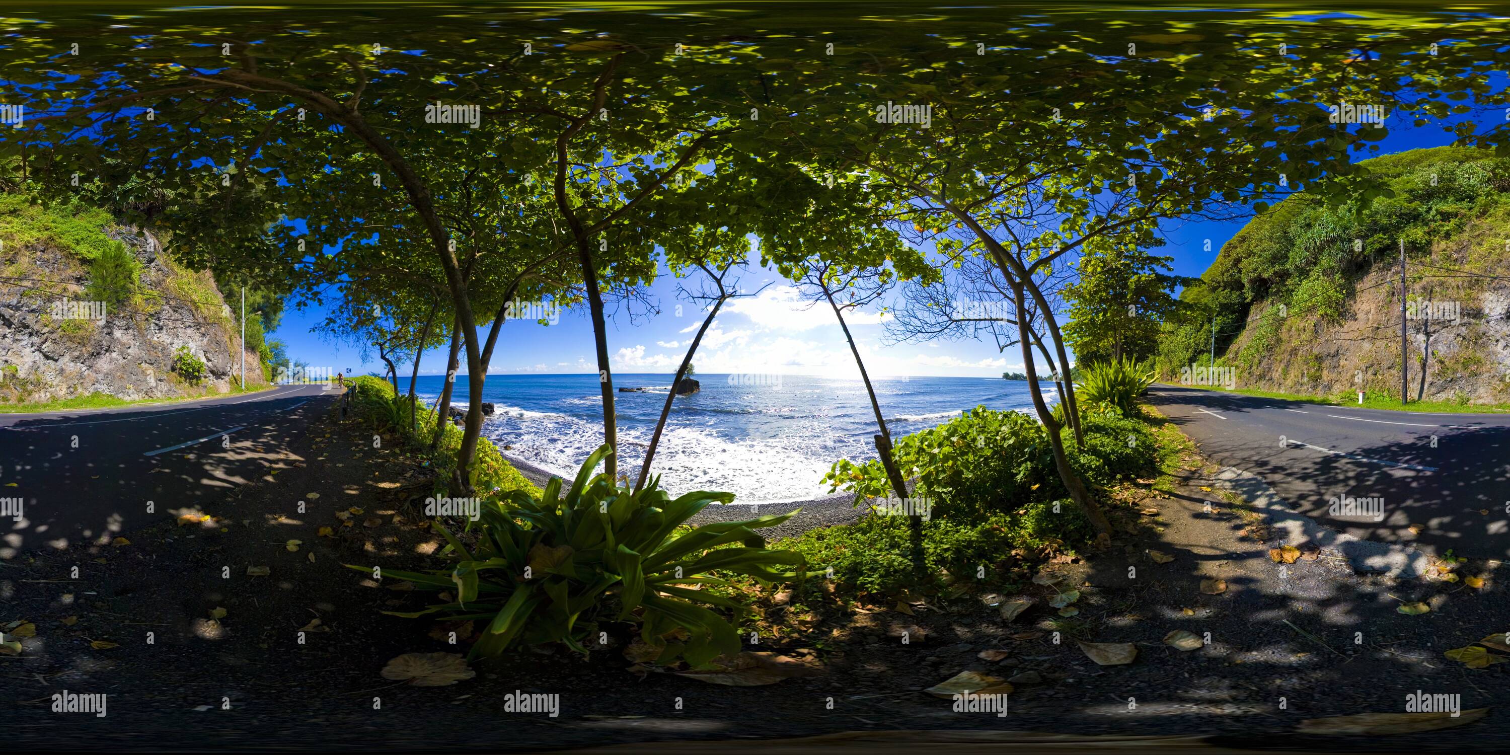 360 degree panoramic view of Between Papenoo Bay and Rocky Point