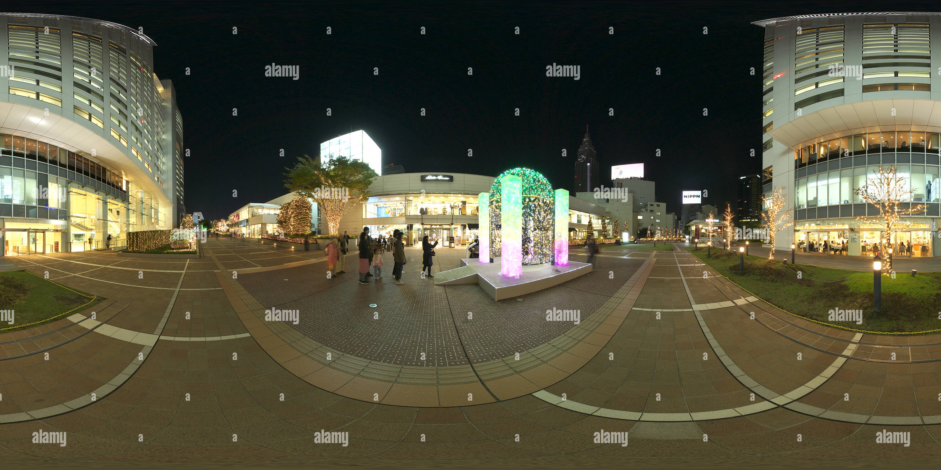 360° view of Shinjuku Southern terrace Fantasic Alamy