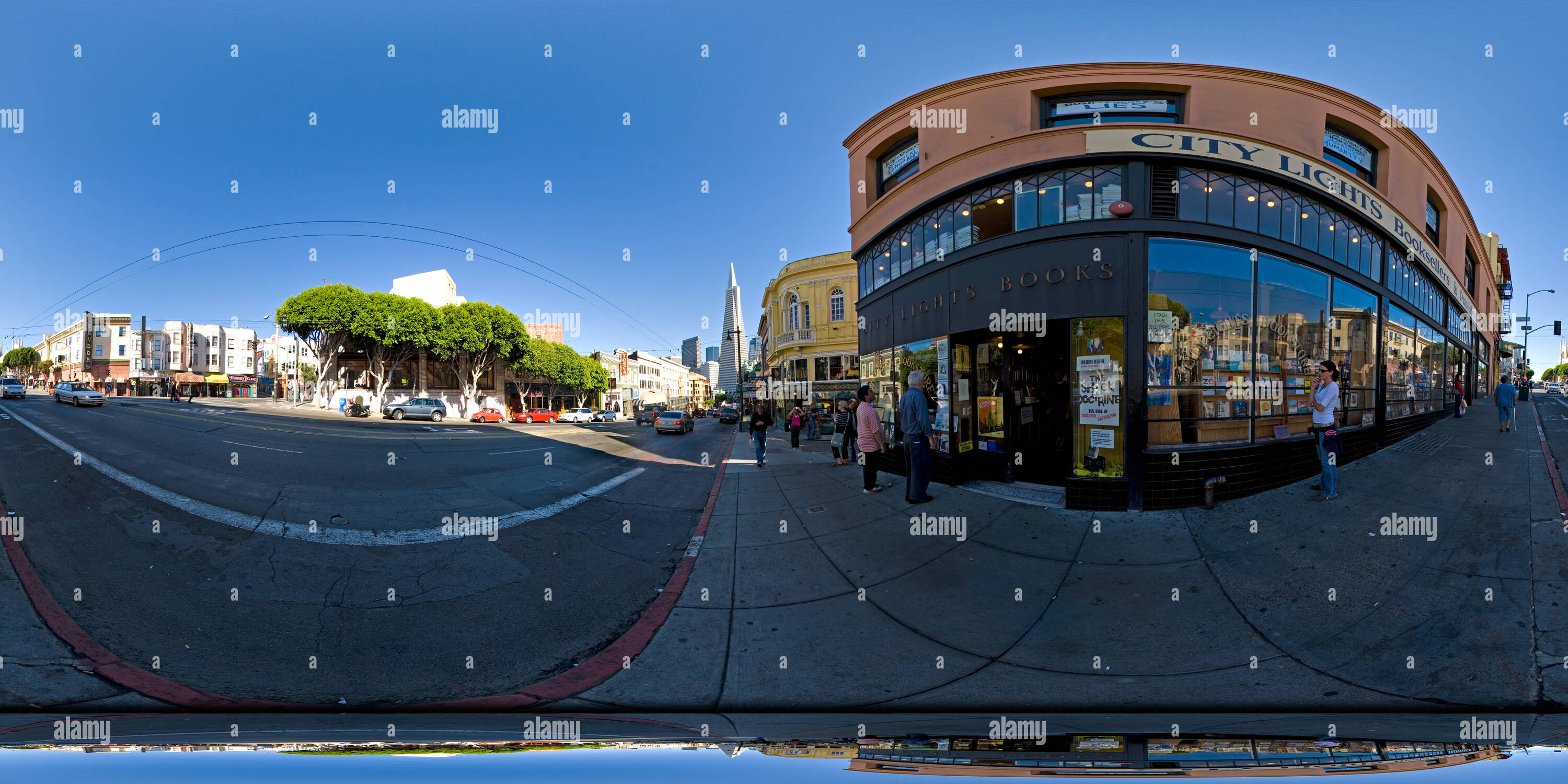 360° view of City Lights Bookstore Alamy