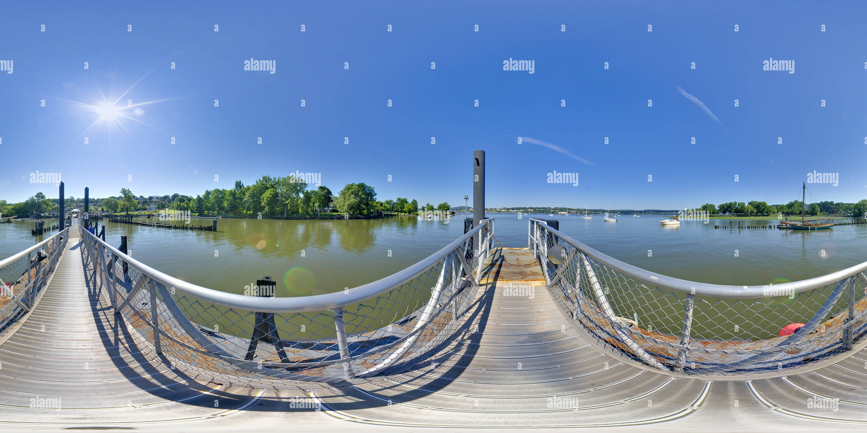 360° view of Beacon Waterway and Train Station - Alamy
