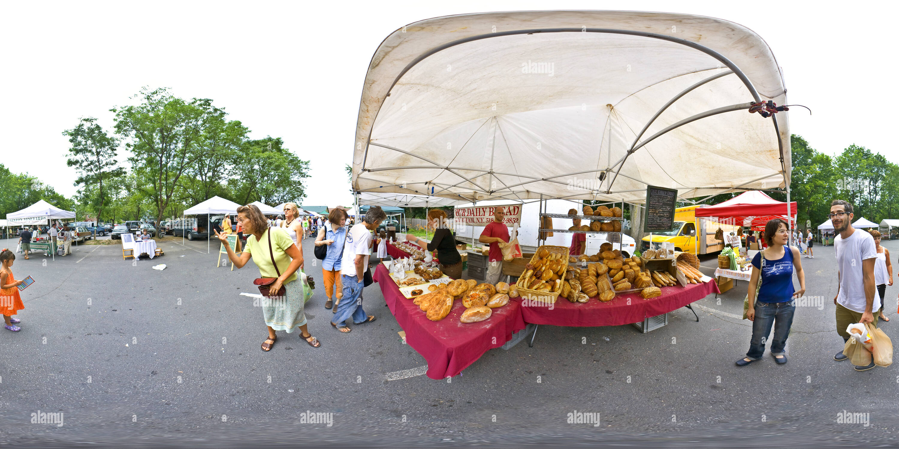360° view of Rhinebeck Farmers Market Alamy