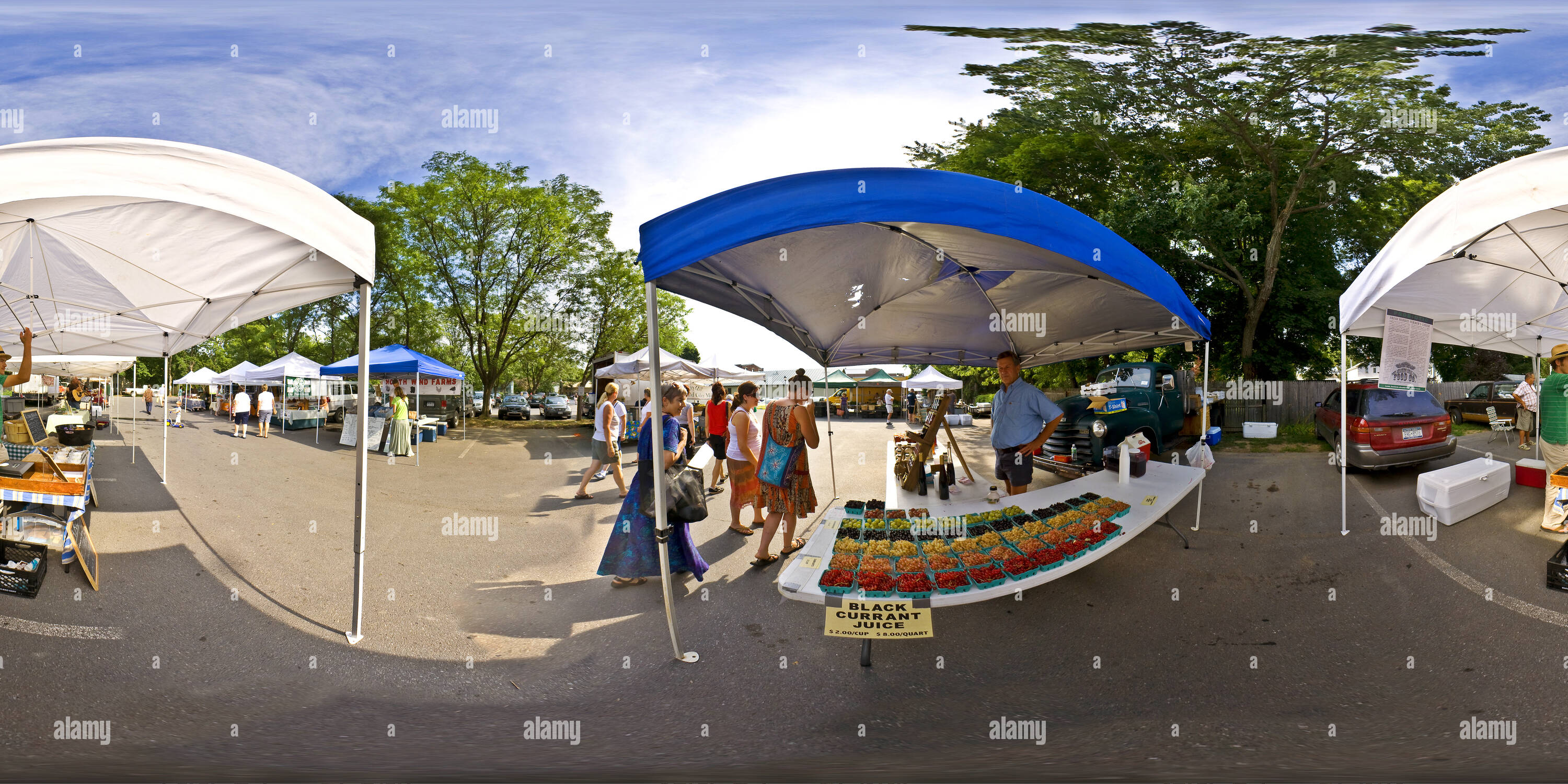 360° view of Rhinebeck Farmers Market Alamy