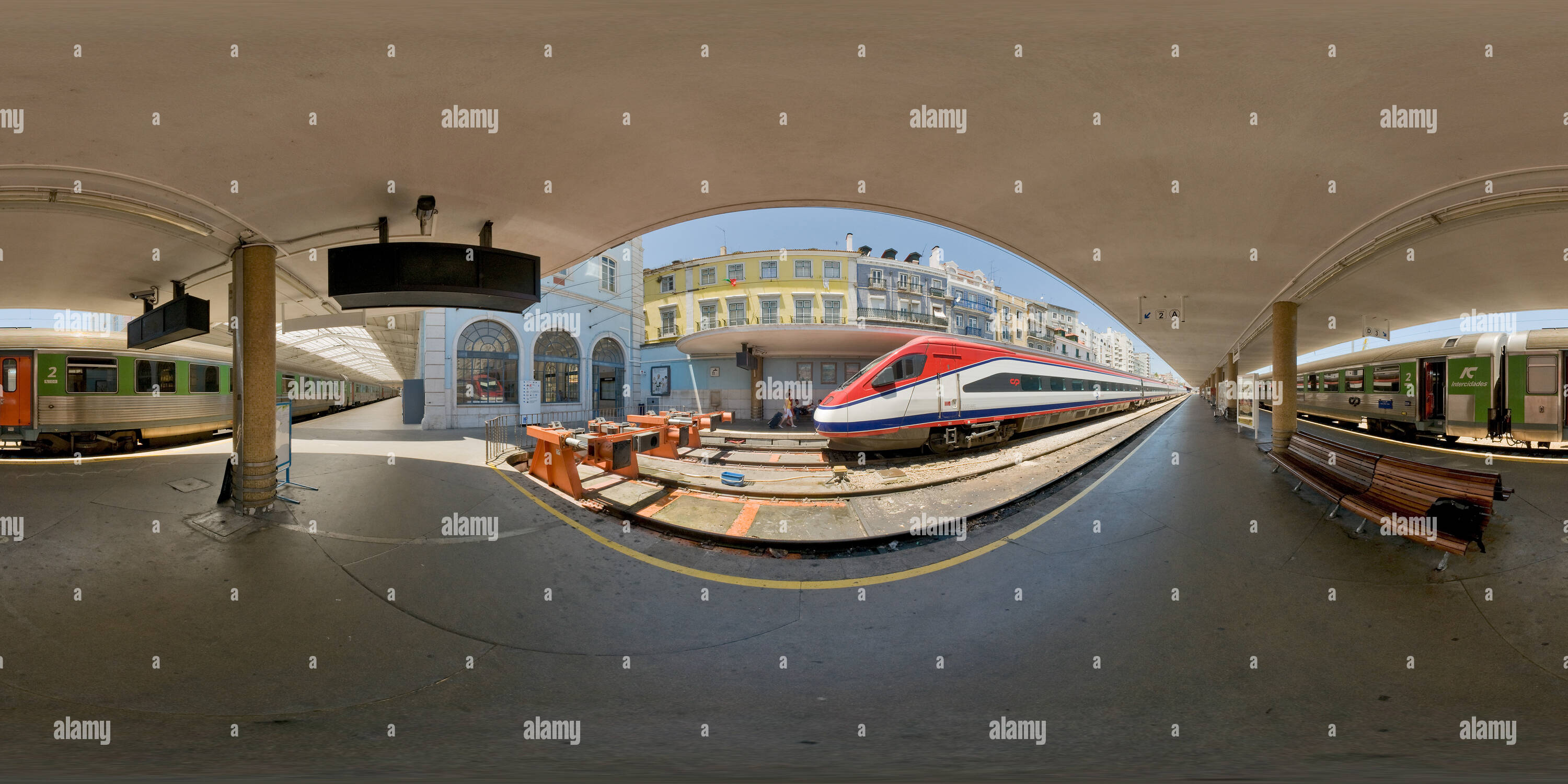 360 degree panoramic view of Santa Apolonia Train Station