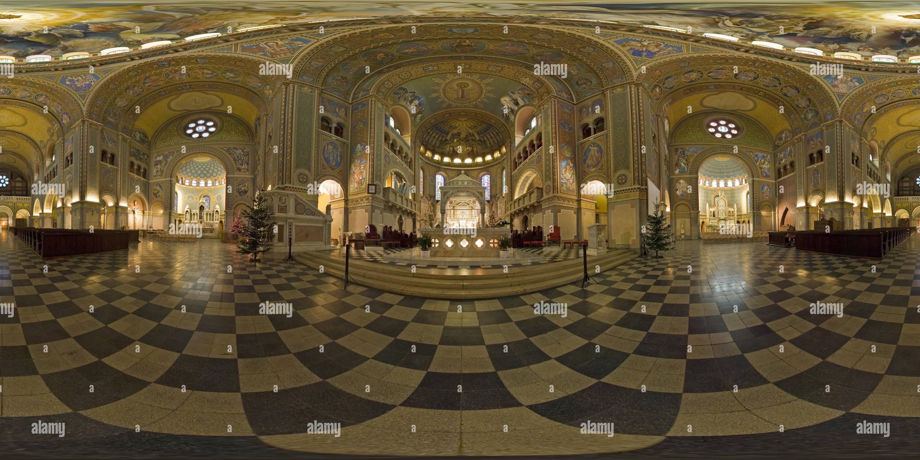 360° view of Votive Church Cathedral Altar Alamy