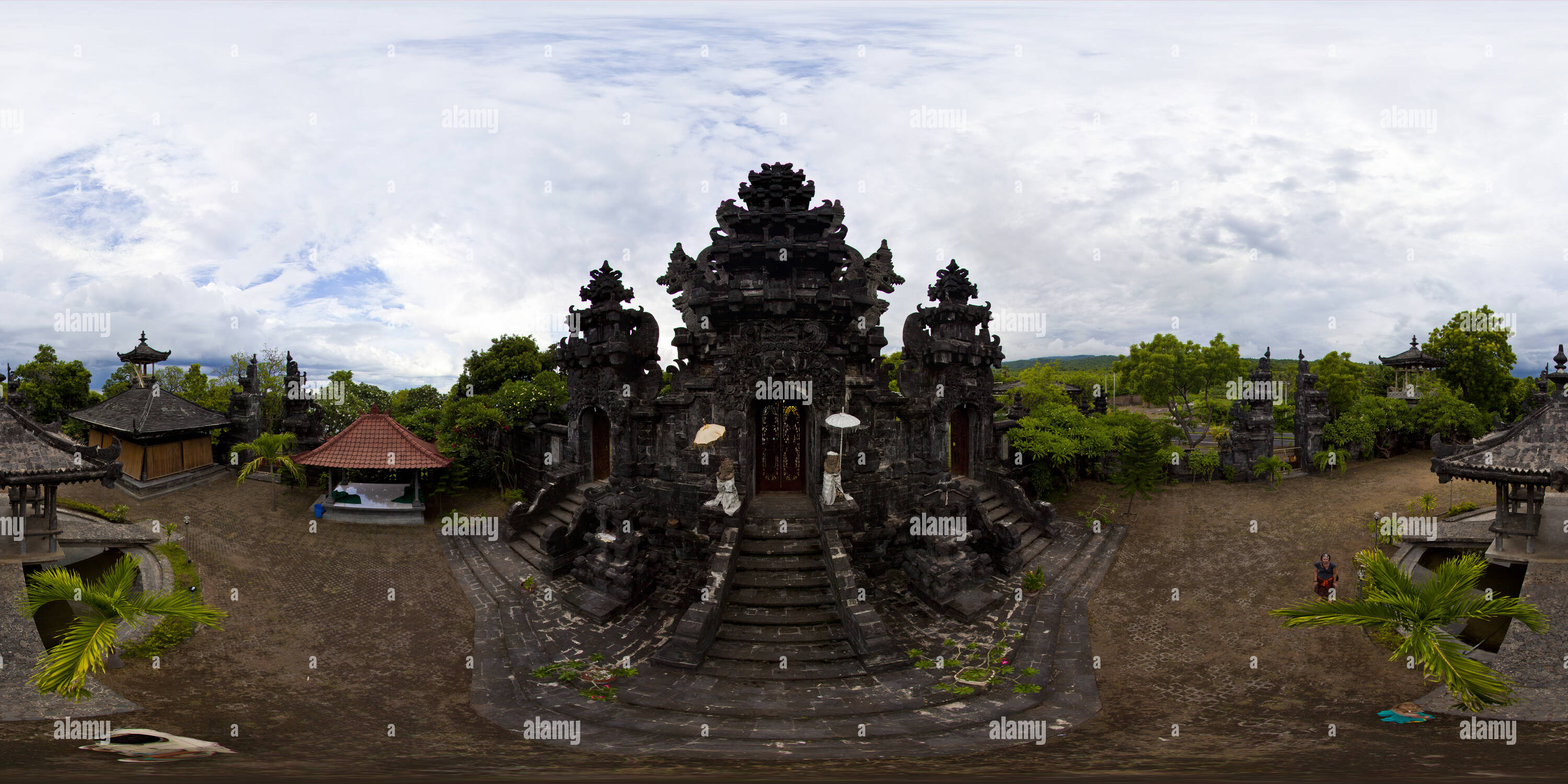 360 degree panoramic view of Pura Ponjok Batu