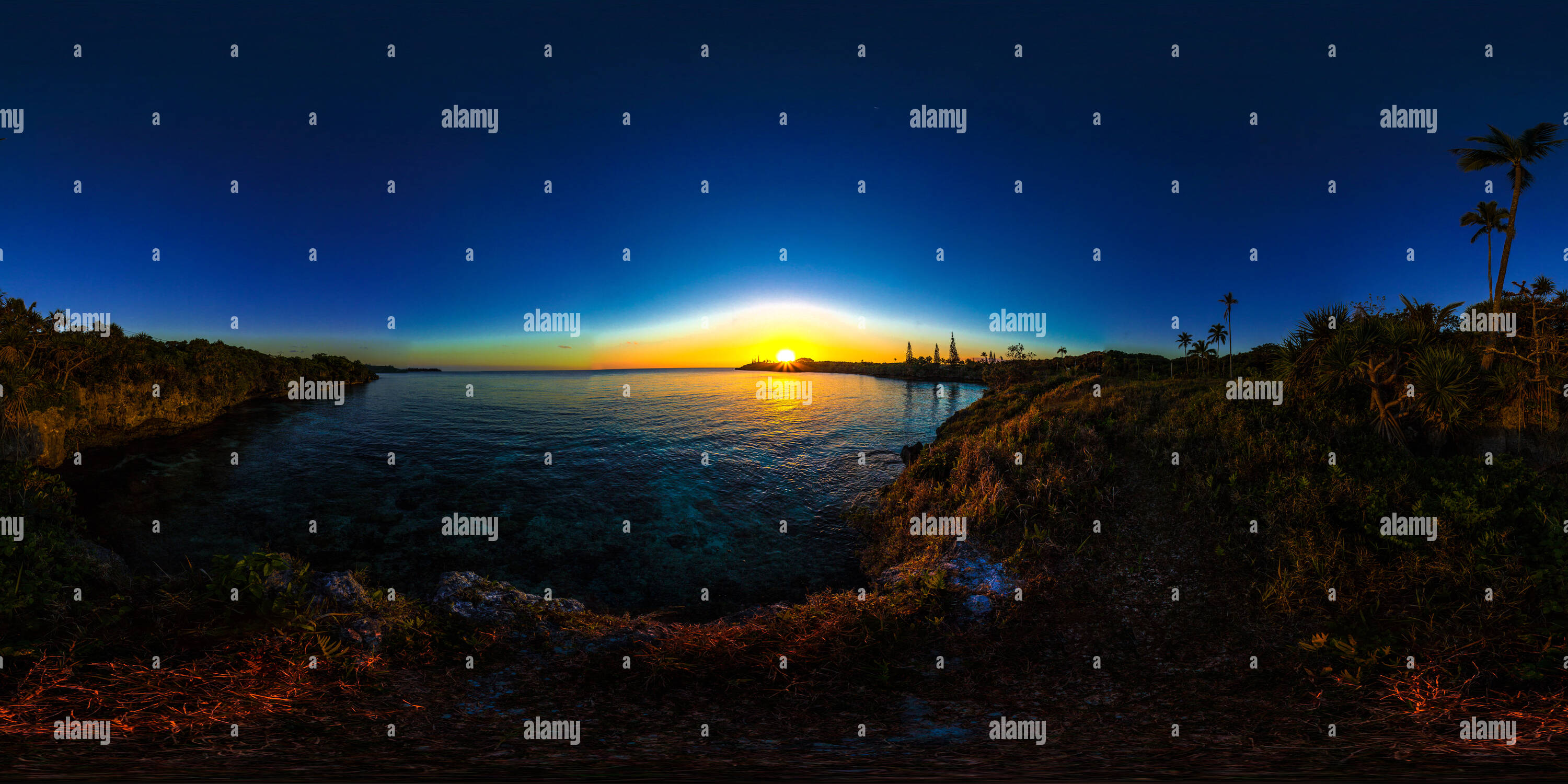 360 degree panoramic view of Loyalty Island, Mare : West Coast Sunset