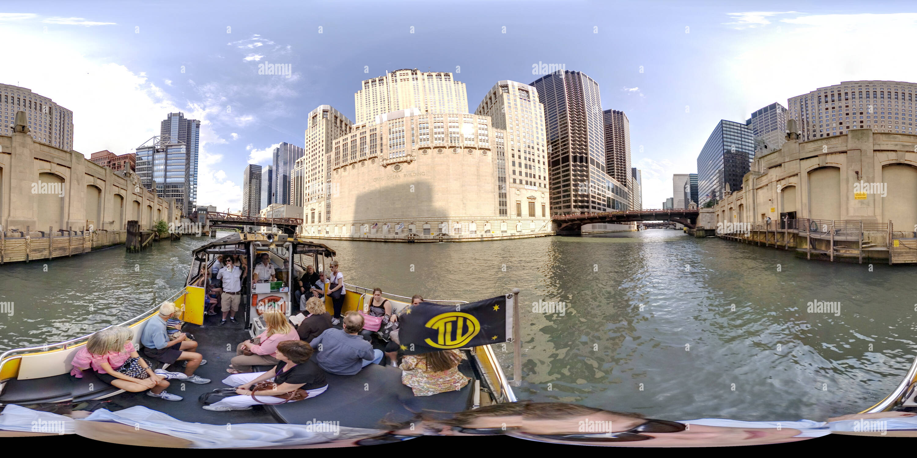 360° view of Chicago Water Taxi 