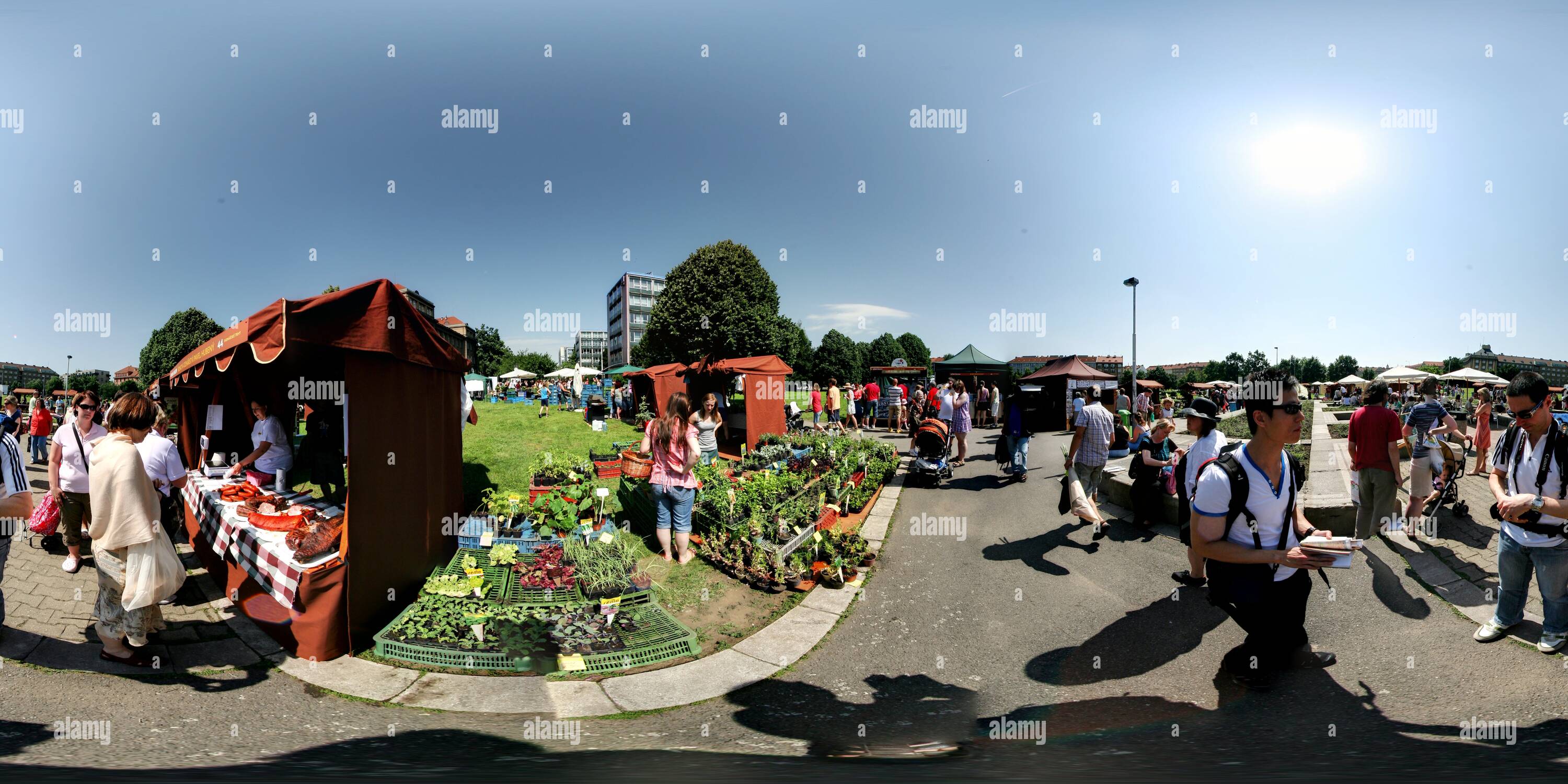 360 View Of Farmer S Market Prague 6 Dejvicka Kulatak 2 Alamy