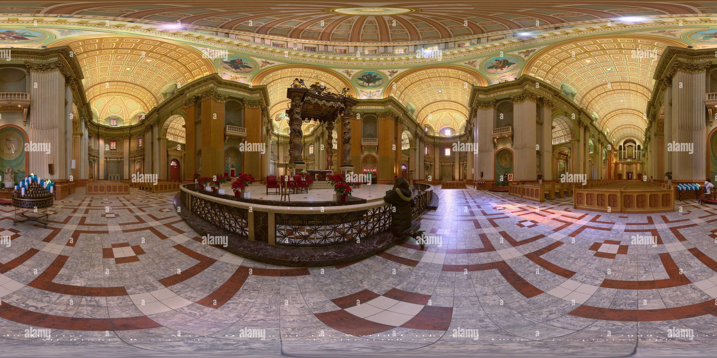 360 degree panoramic view of Mary, Queen of the World Cathedral - Bernini's baldachin