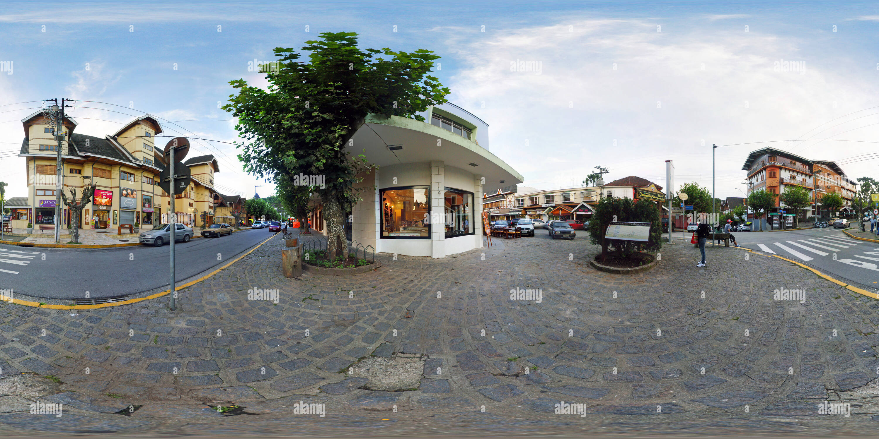 360° view of Av. Macedo Soares com Djalma Forjaz - Alamy