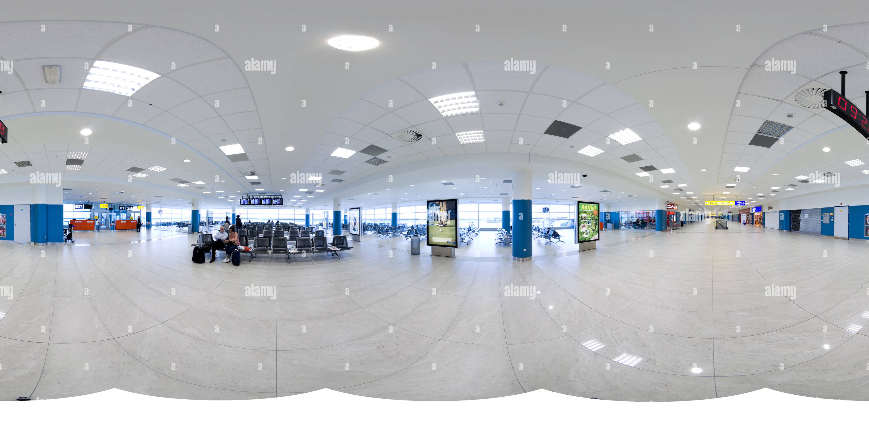 360° view of Terminal 2 Gates C Alamy