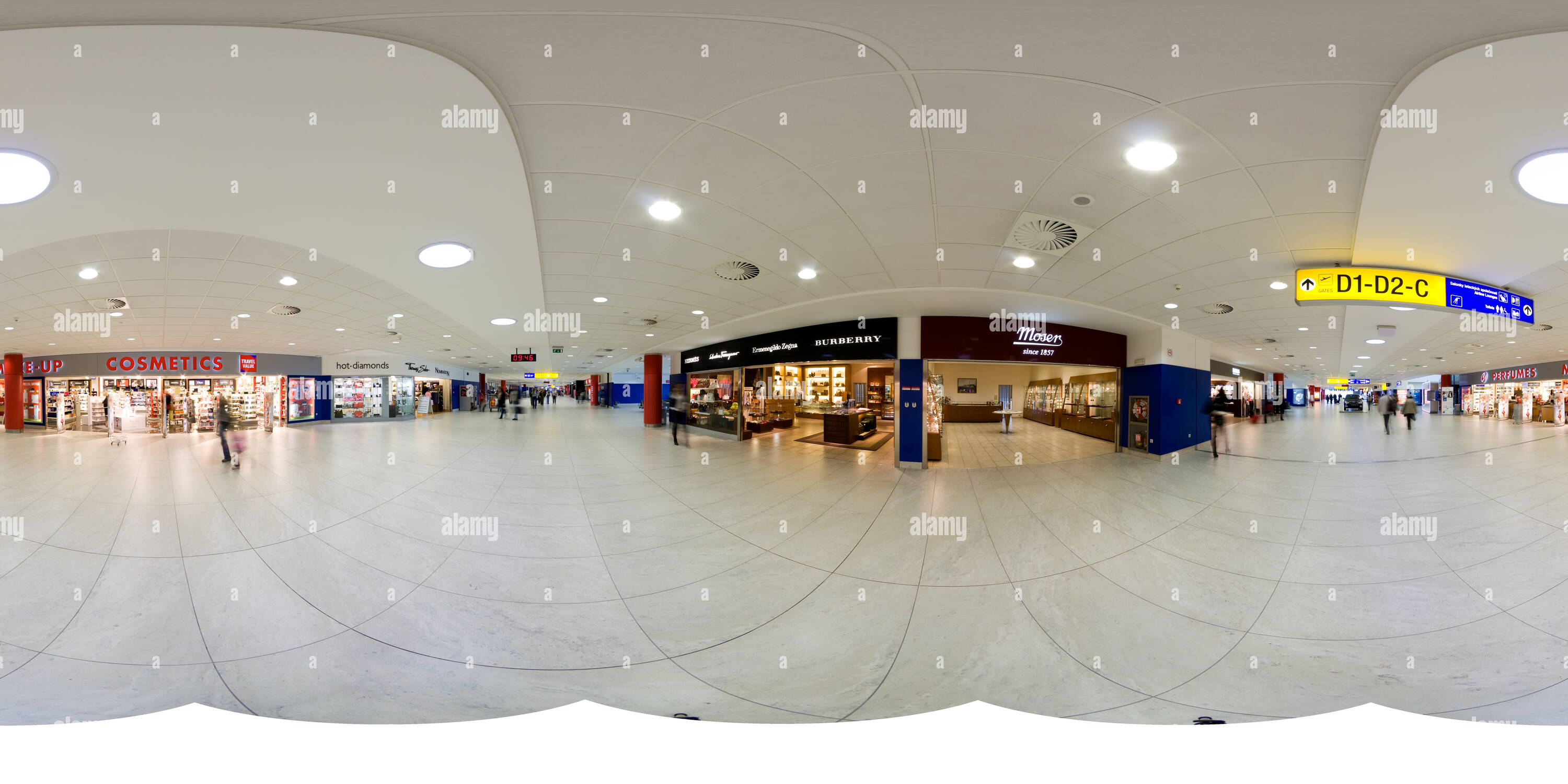 360-view-of-terminal-2-duty-free-area-alamy