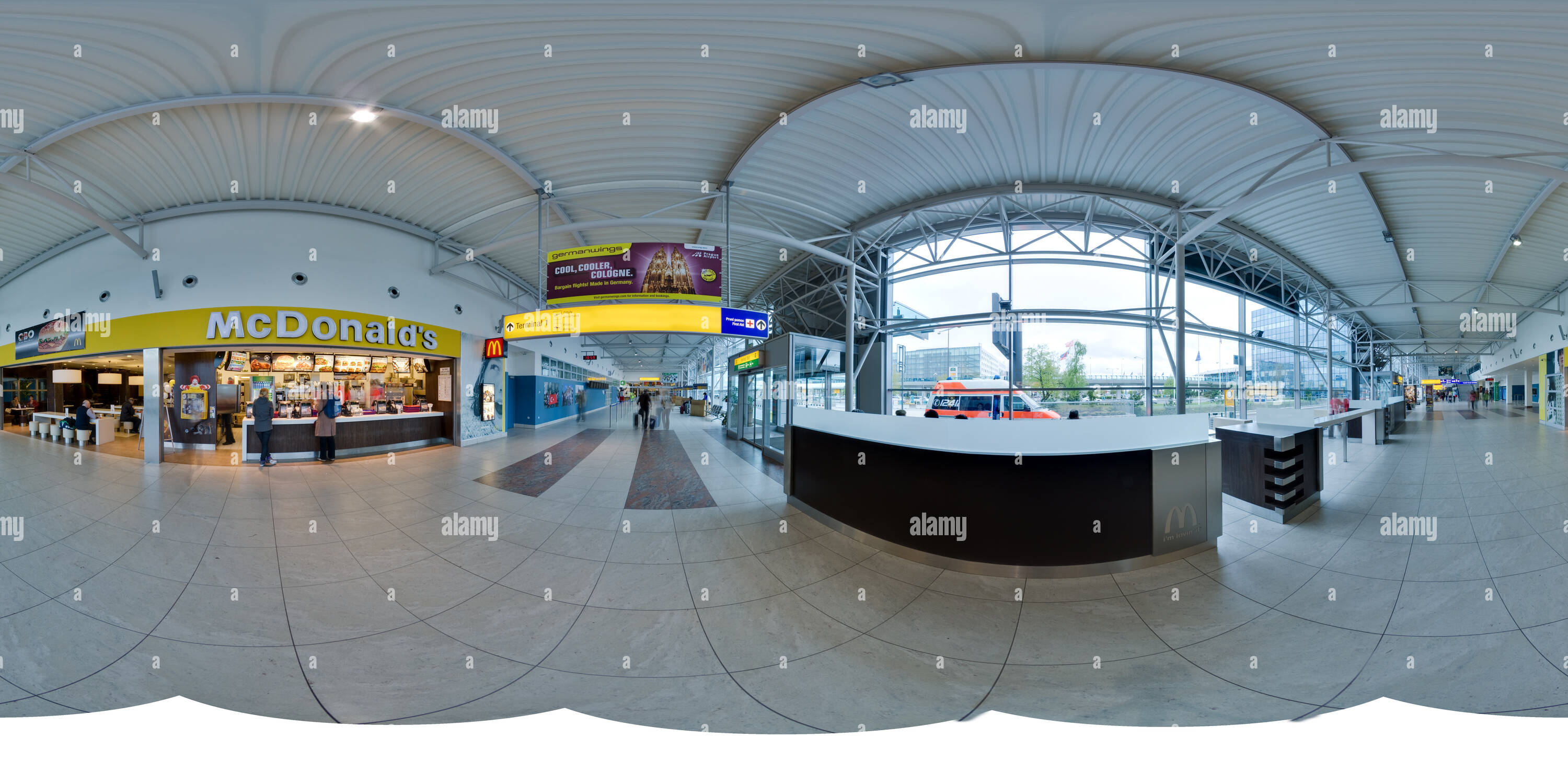 360° view of Between Terminal 1 and 2 Alamy