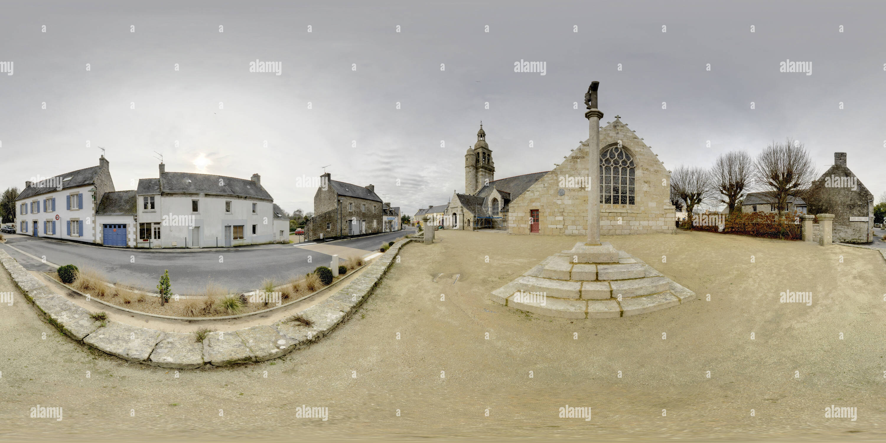 360° view of Combrit Eglise ext sud - Alamy