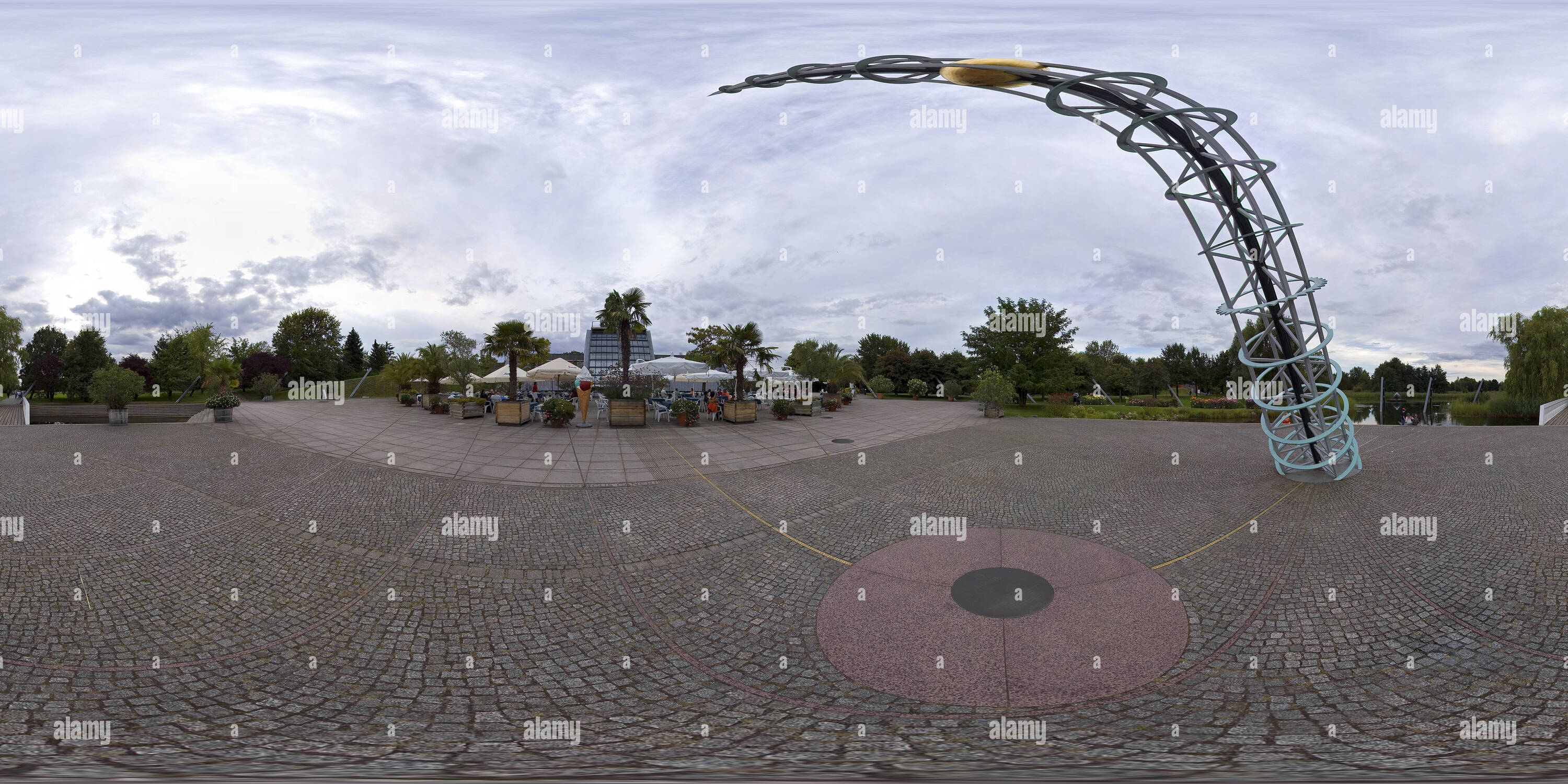 360° view of Britzer Garten Berlin Sonnenuhr am Kalenderplatz Alamy