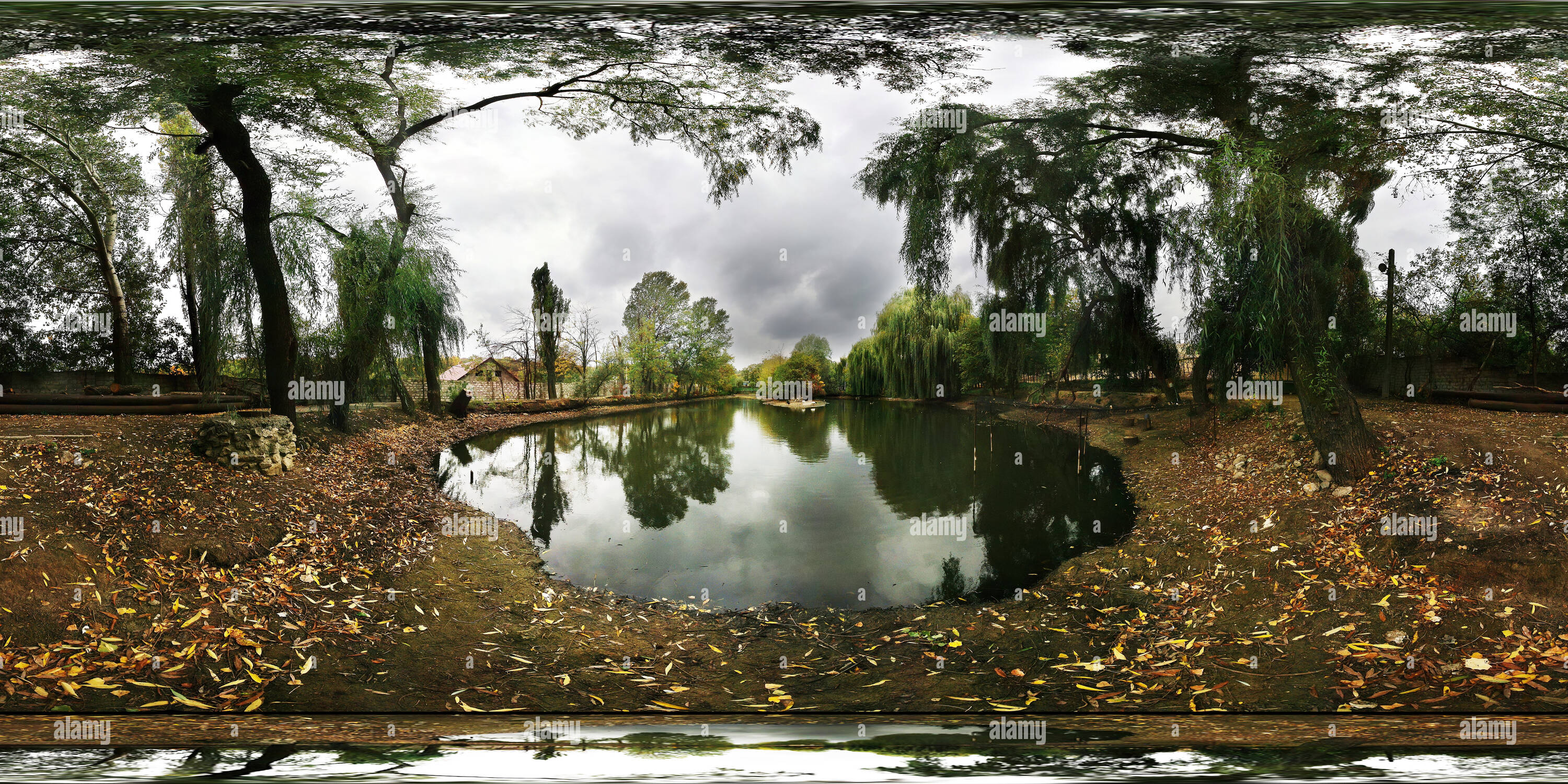 360° view of zoo lake 2 Alamy