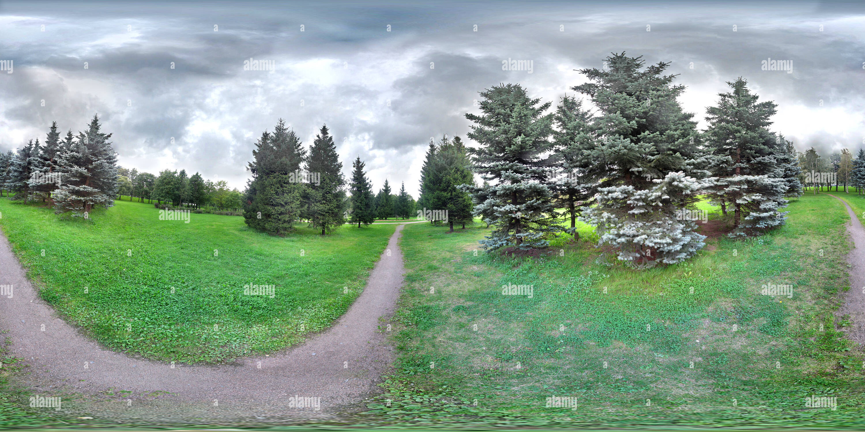360° view of Petersburg, park Avenue Nepokorennykh Alamy