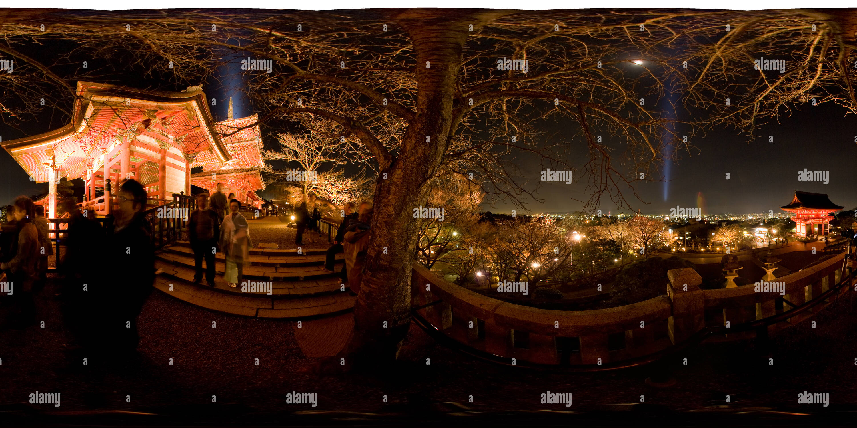 360° view of Kiyomizu Dera Top Kyoto Light Up Alamy