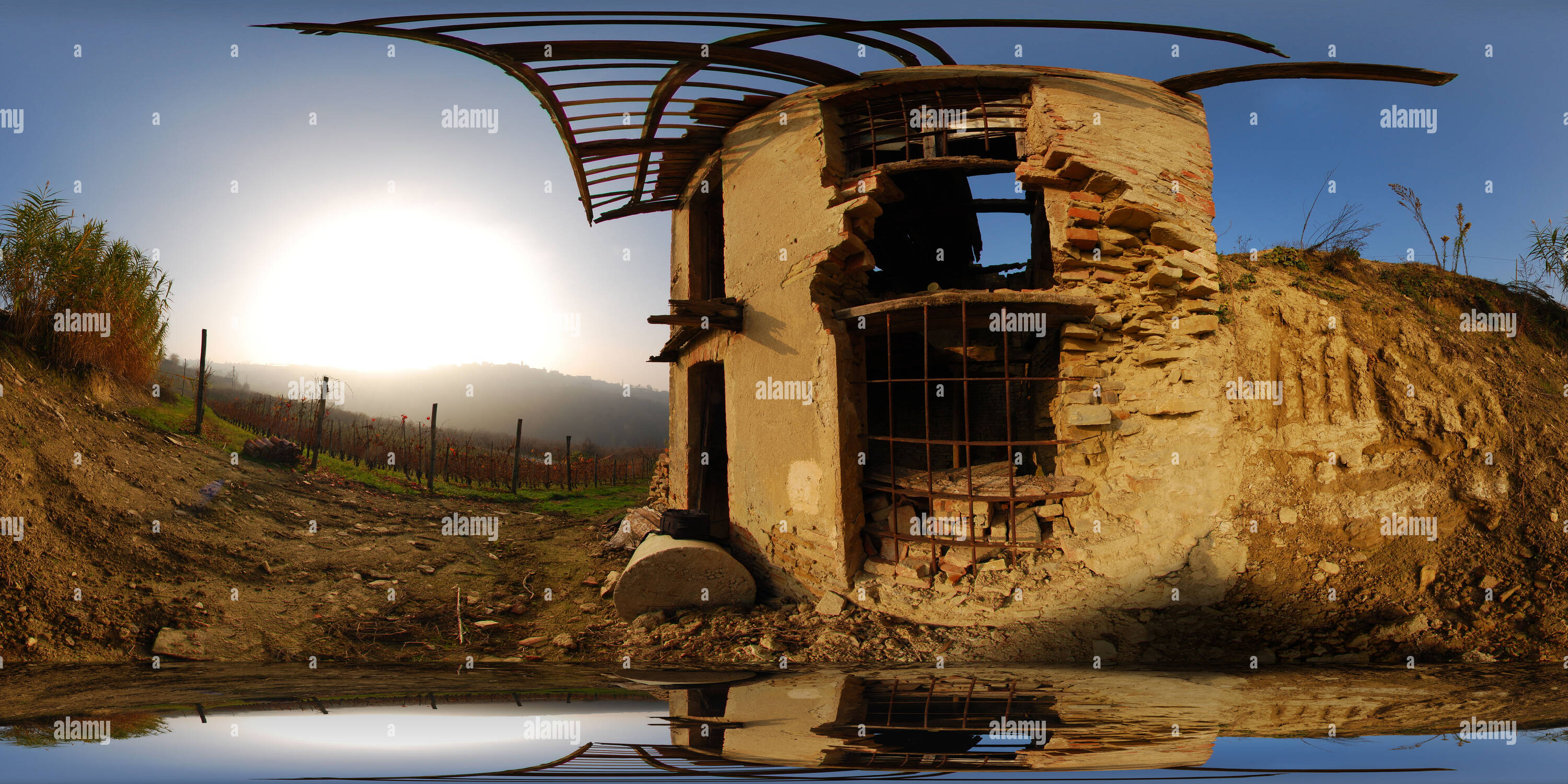 360 degree panoramic view of Rodello, «ciabot» among vineyards