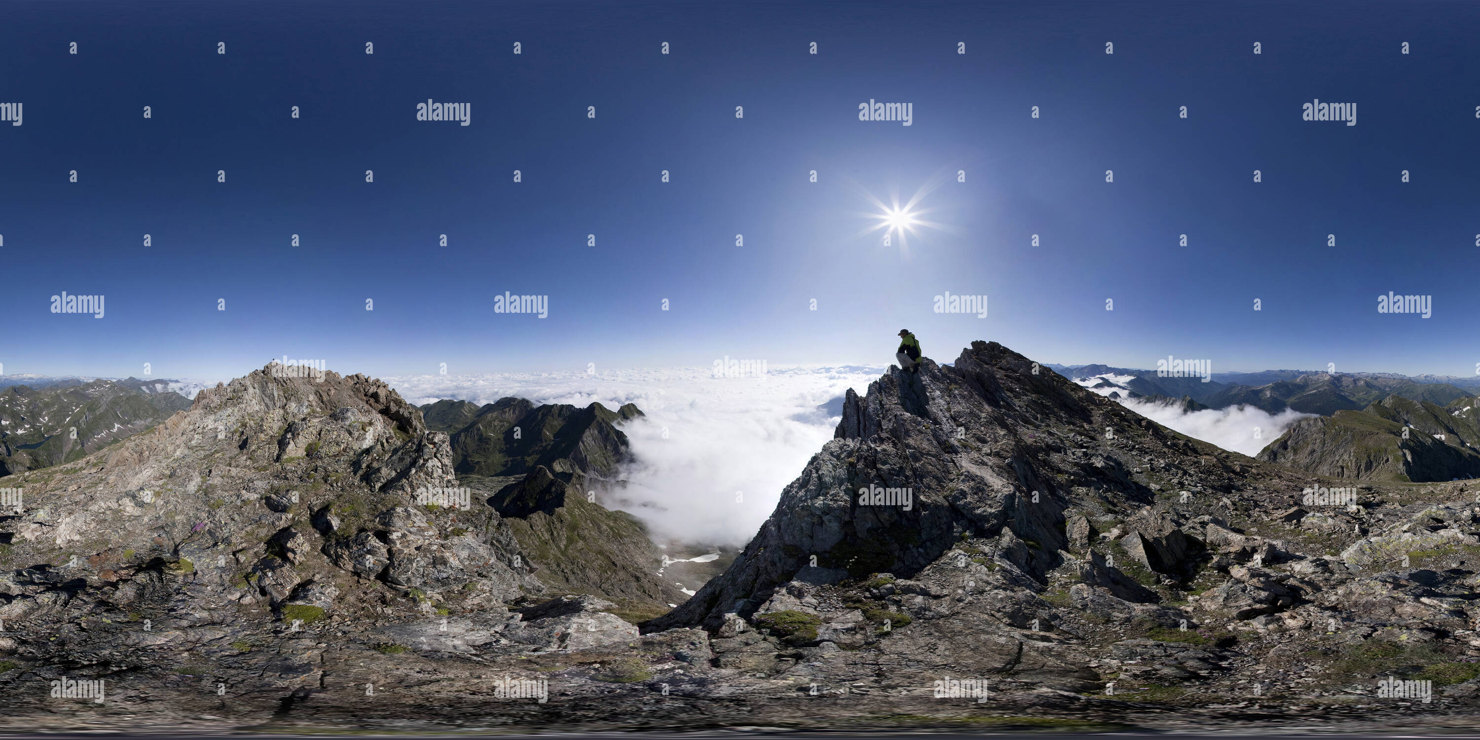 360° view of Sommet du Mont Valier 2838 m Ariège Pyrénées Alamy