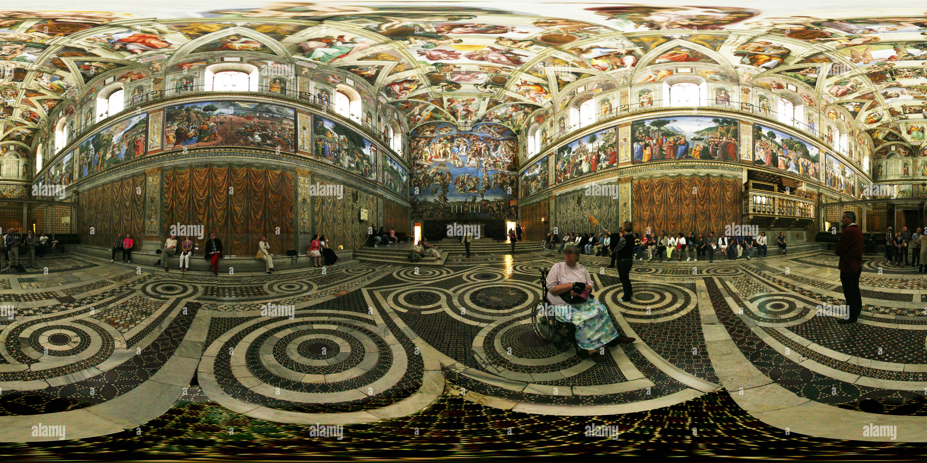 360 degree panoramic view of Sixtine Chapel
