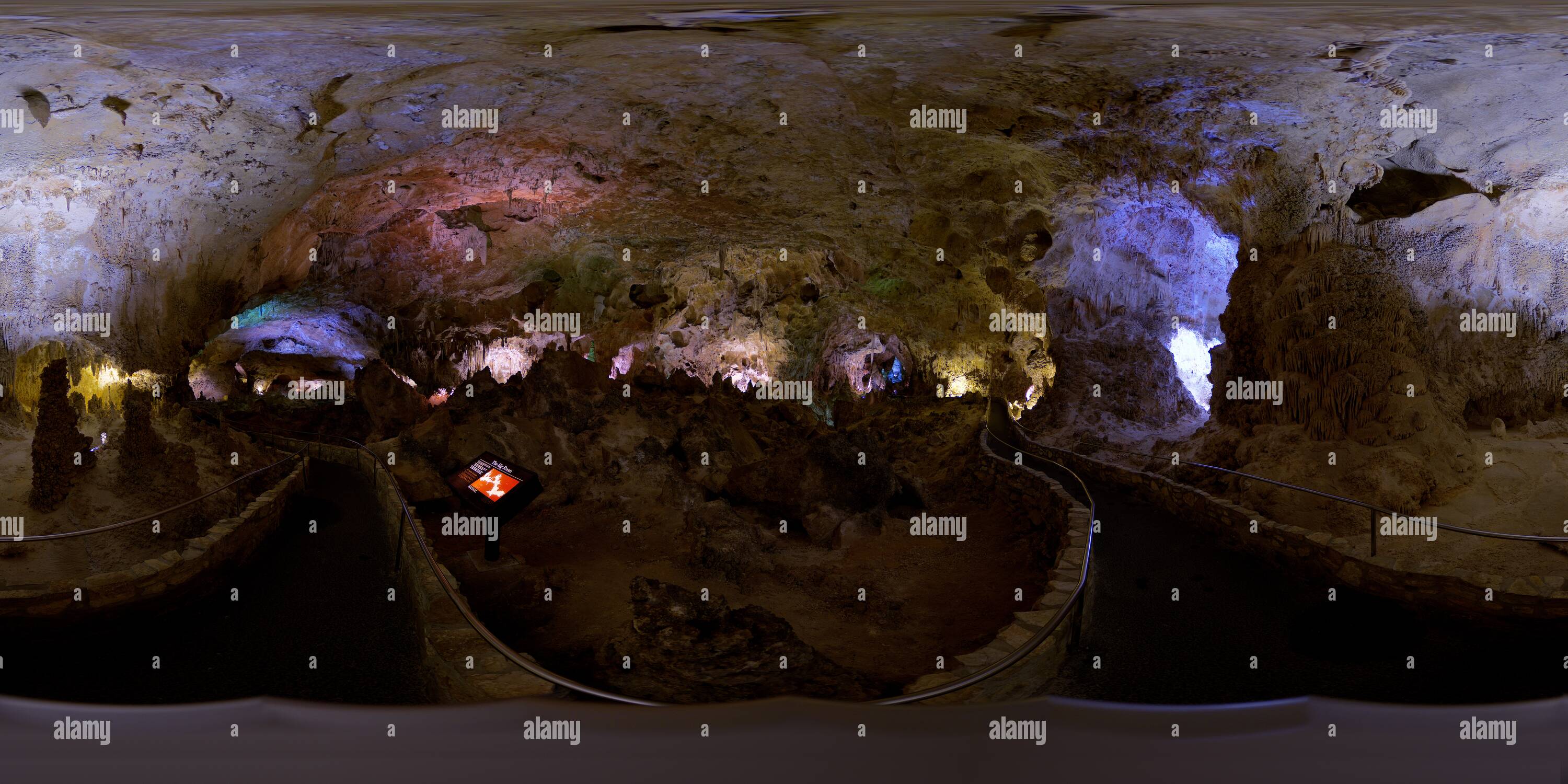 360-view-of-carsbad-caverns-2-alamy