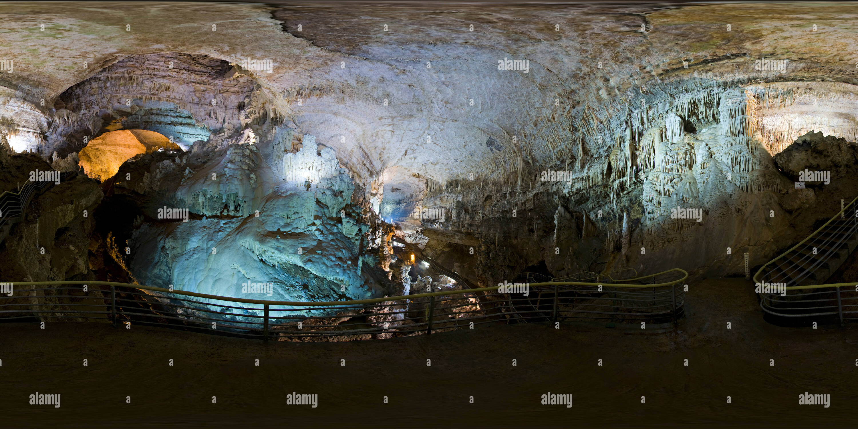 Jeita grotto hires stock photography and images Alamy