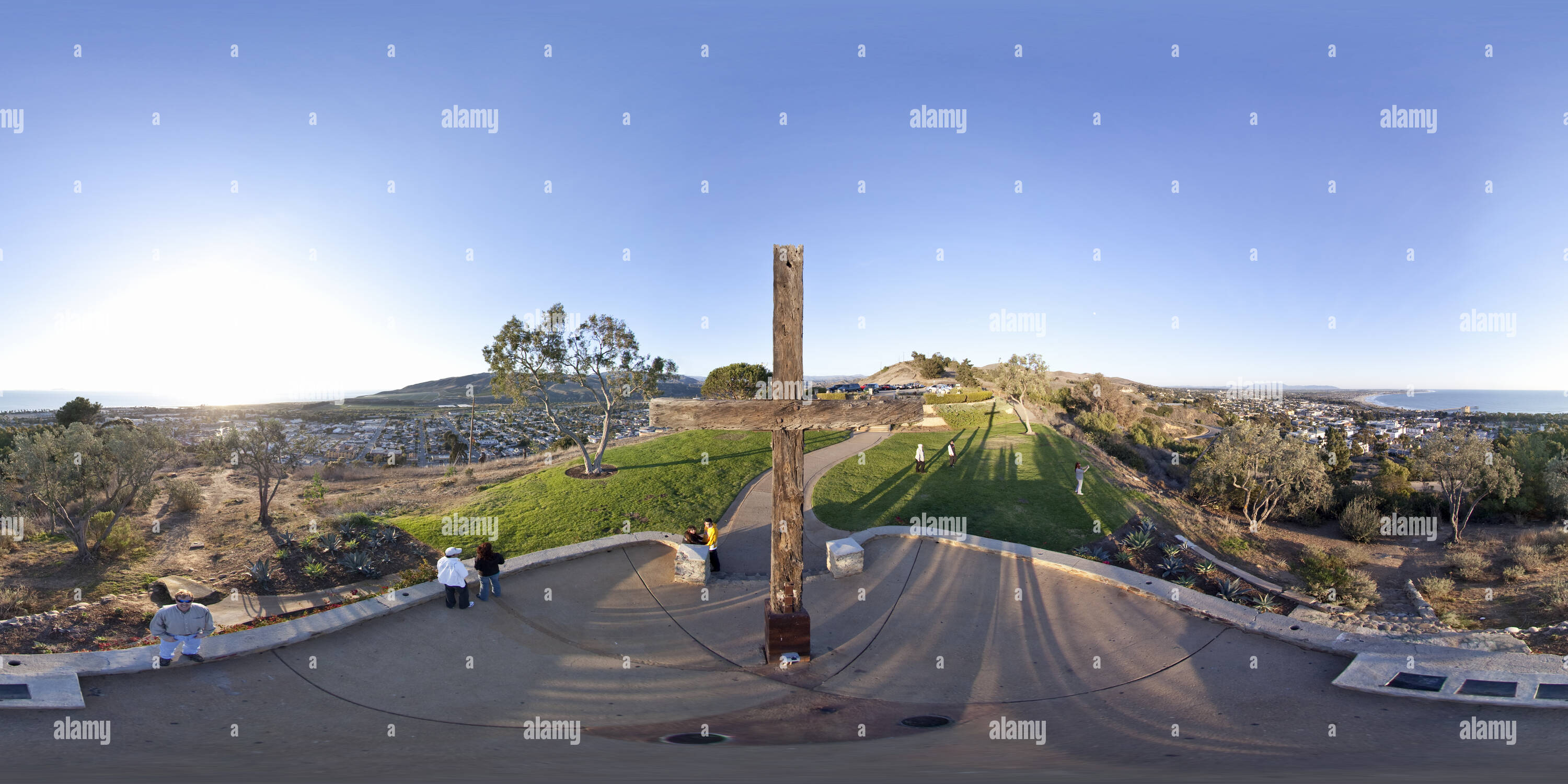 360° view of Serra Cross, at Grant Park Overlooking Ventura - Alamy