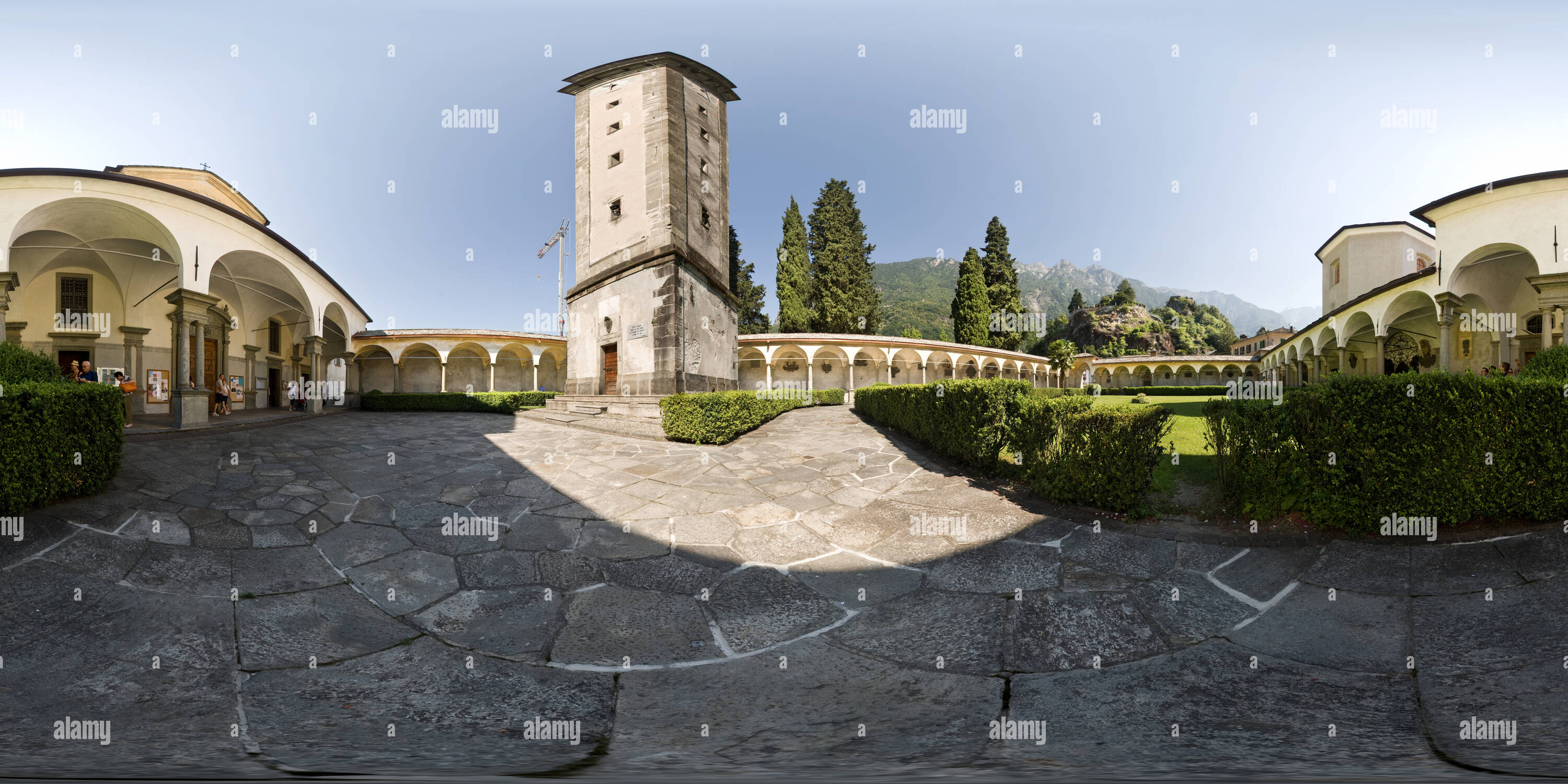 360° view of Collegiata di San Lorenzo a Chiavenna Alamy